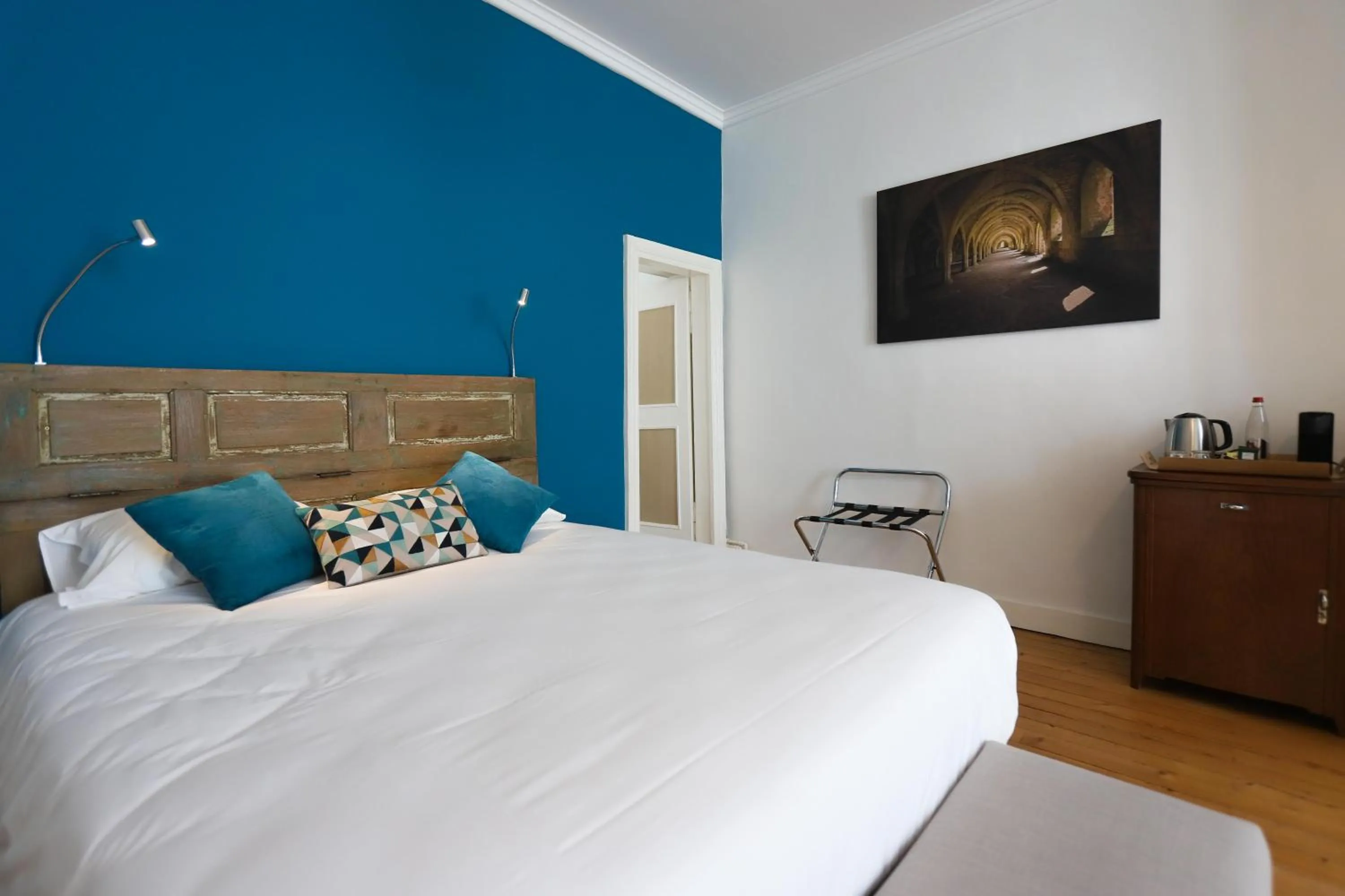 Bed in DEMEURE DES CORDELIERS avec parking privé