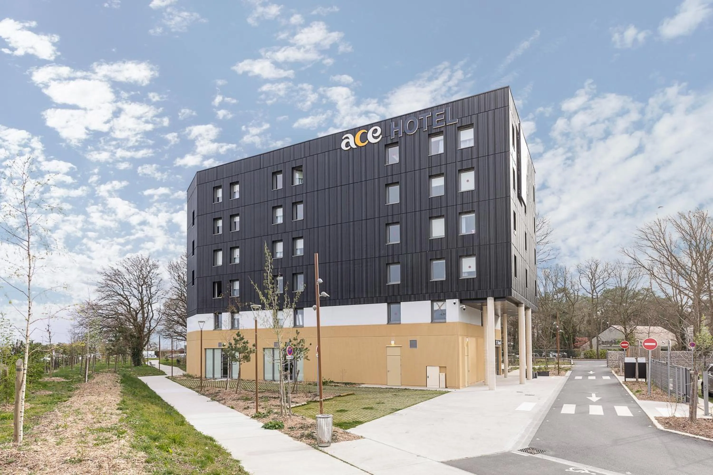 Property building in ACE Hôtel Rouen Parc des Expositions
