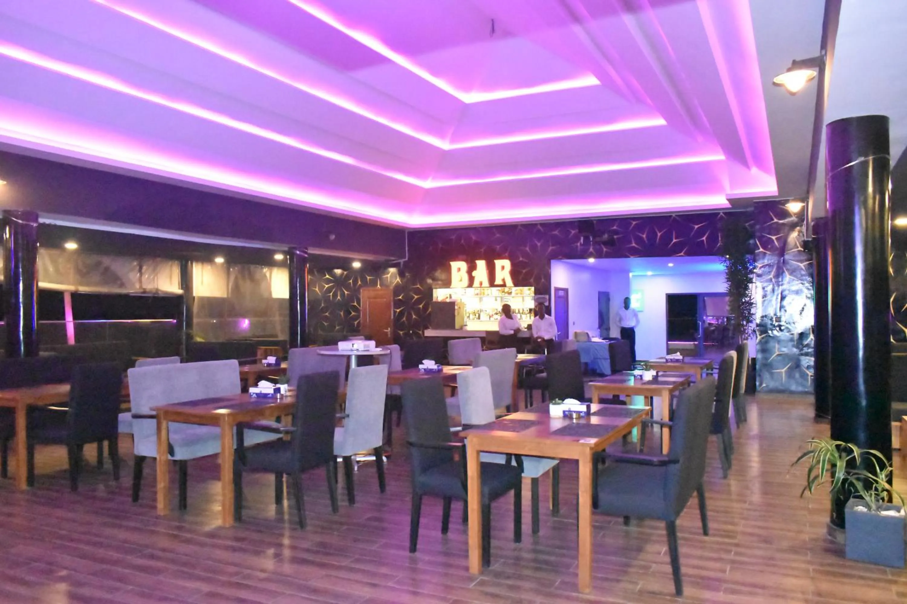 Restaurant/places to eat in Hotel La Casa Cielo