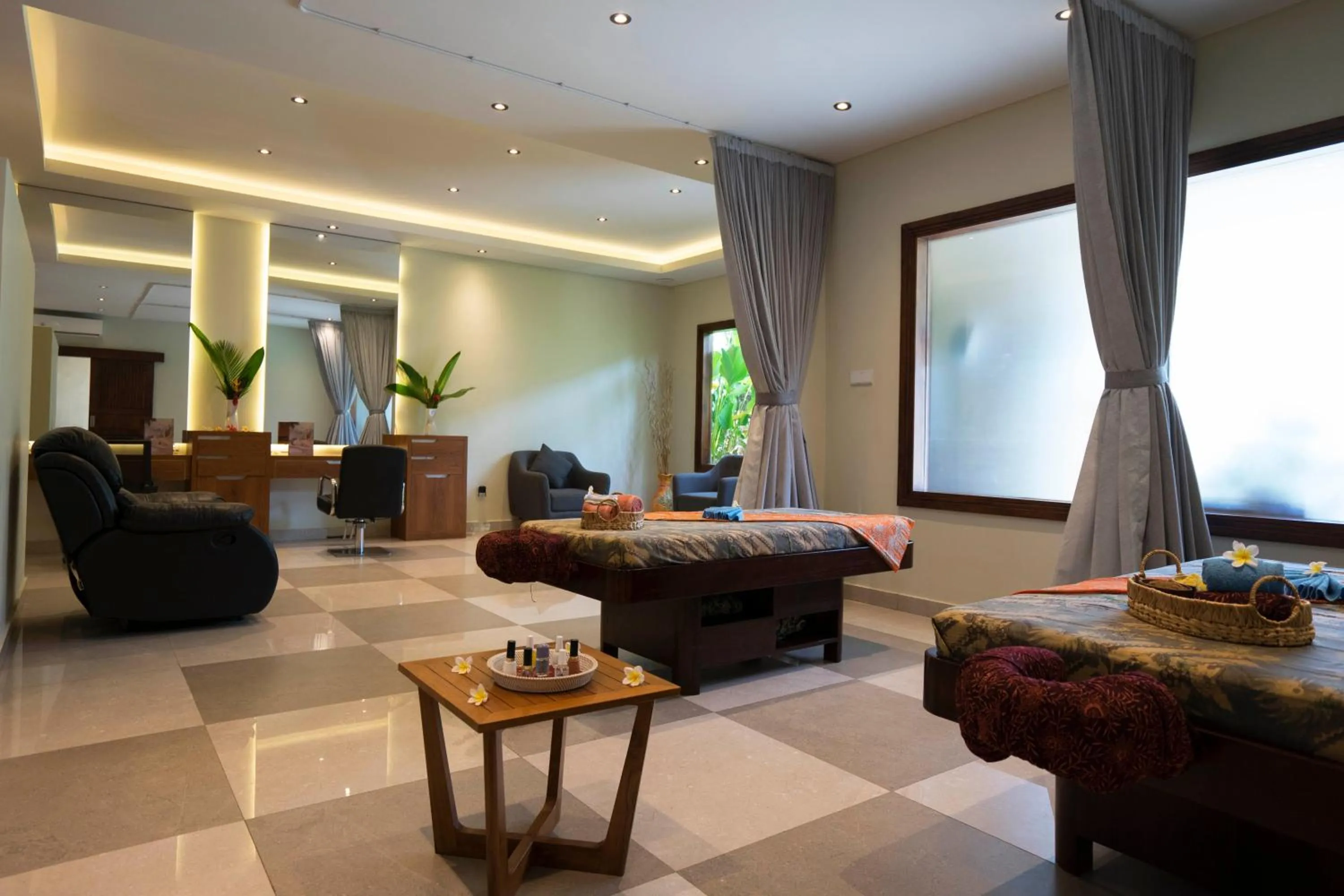 Massage in The Grand Villandra Resort Lovina