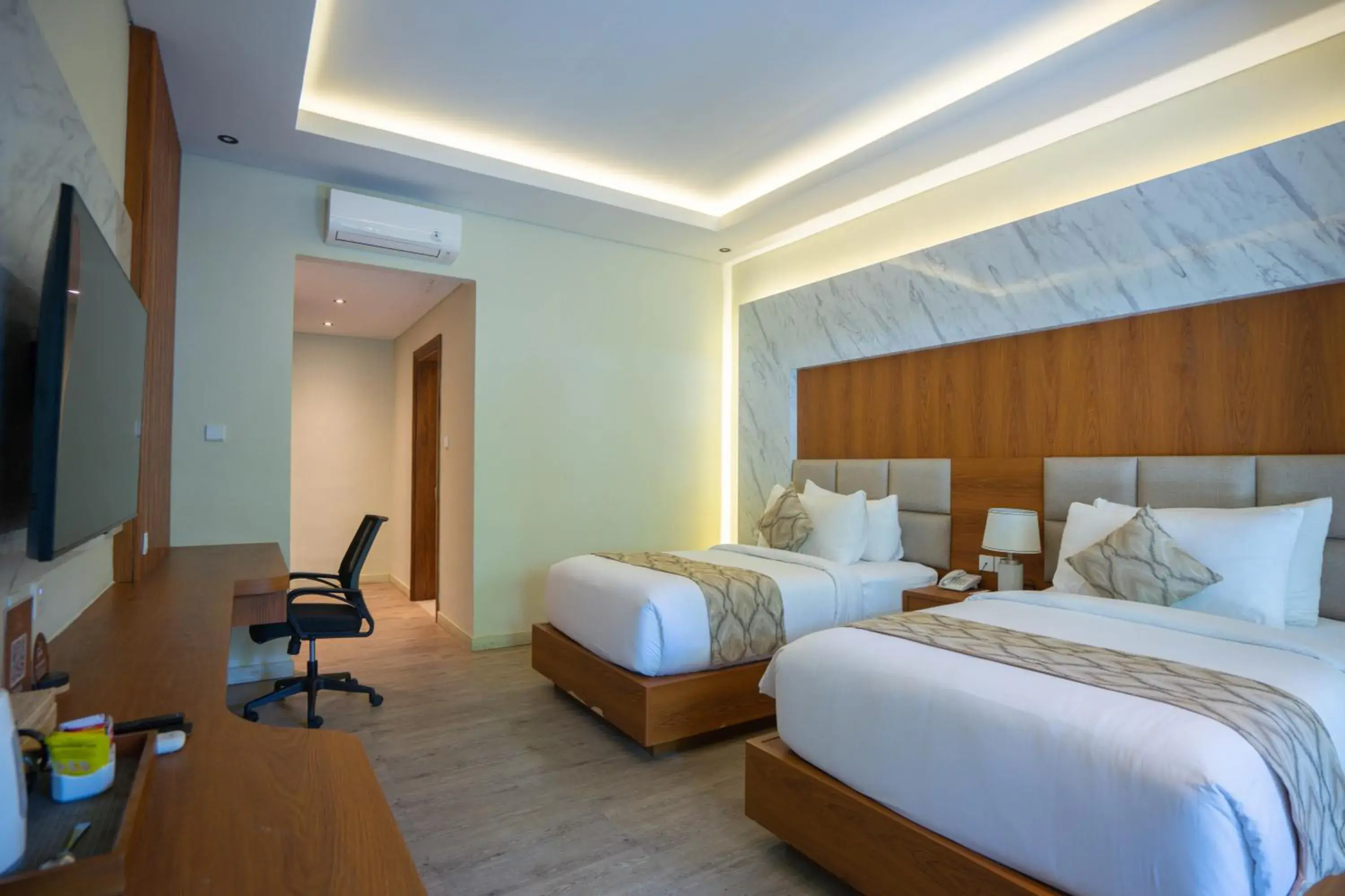 Deluxe Twin Room in The Grand Villandra Resort Lovina Deluxe Twin Room in The Grand Villandra Resort Lovina