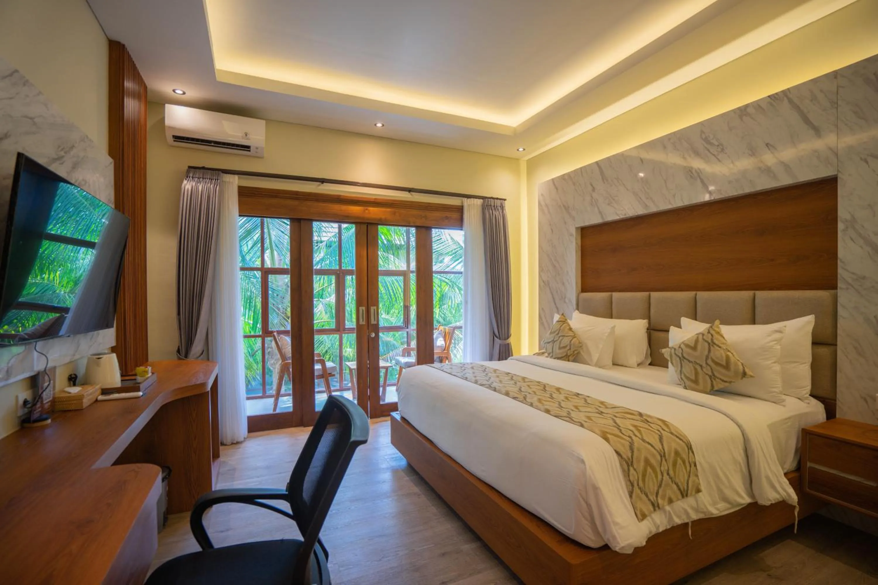 TV and multimedia, Bed in The Grand Villandra Resort Lovina