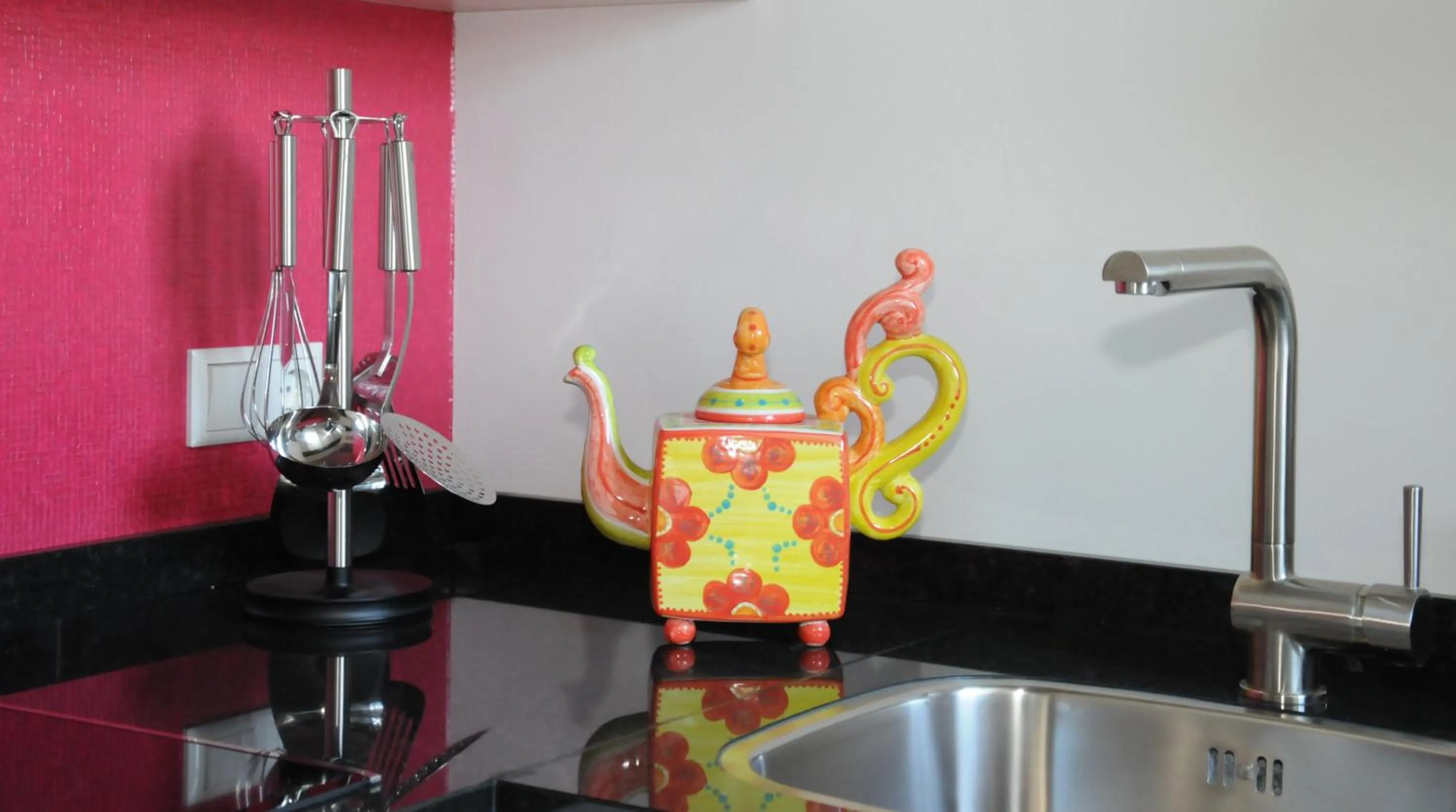Kitchen or kitchenette in Hotel Abdijhof Thorn