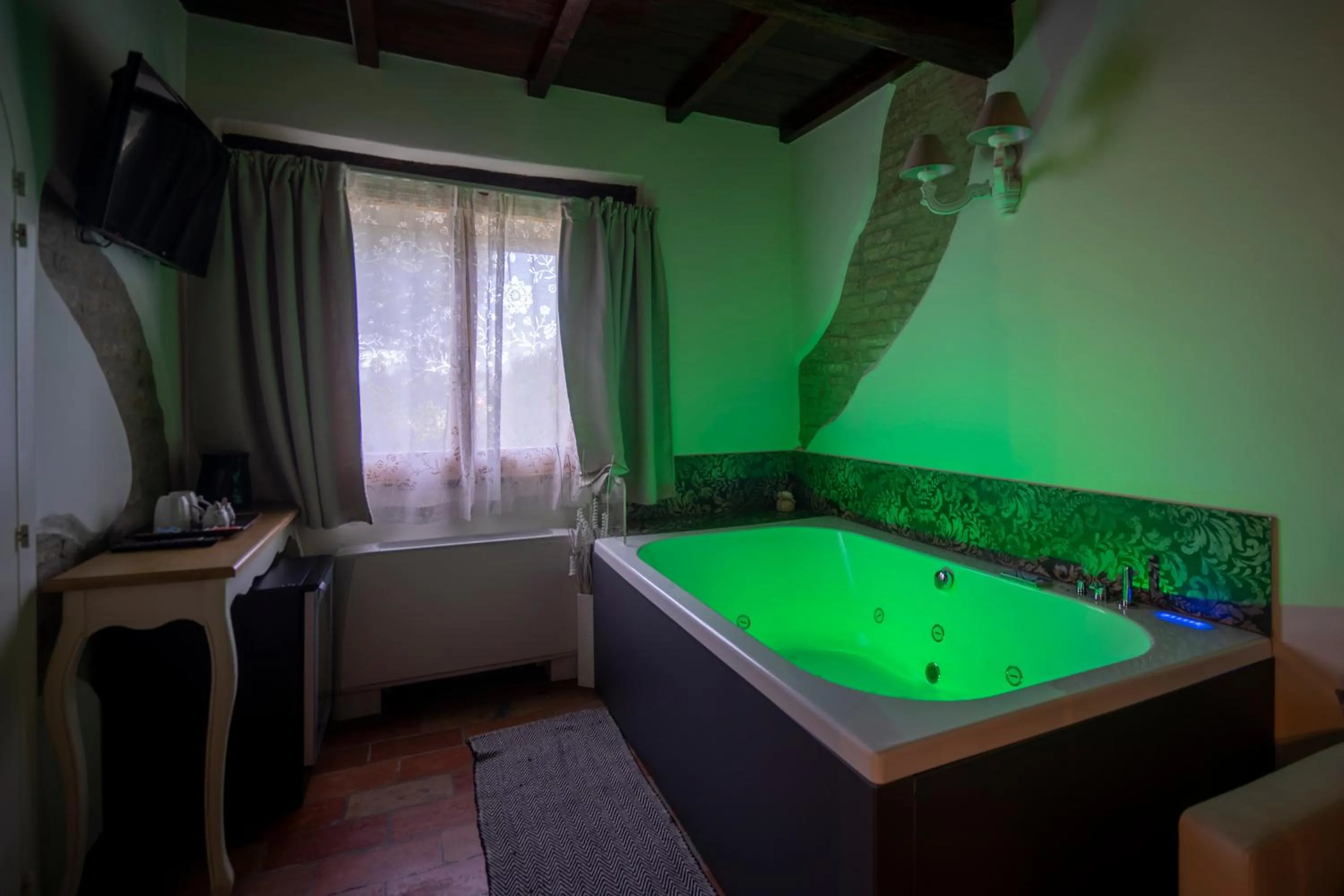 Hot Tub in Villa Ca' Viola Rimini