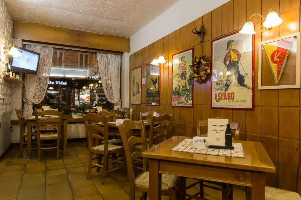 Lounge or bar in Hotel Alpi - Asiago