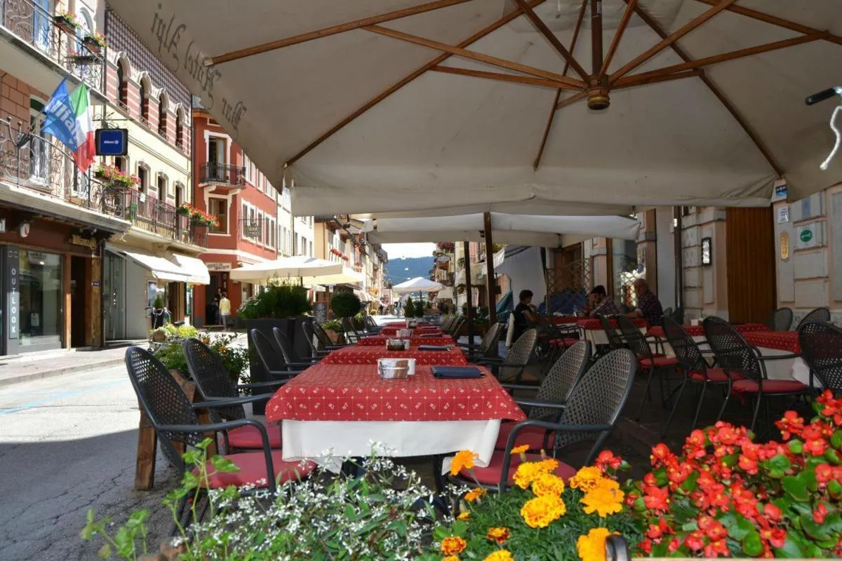 Lounge or bar in Hotel Alpi - Asiago