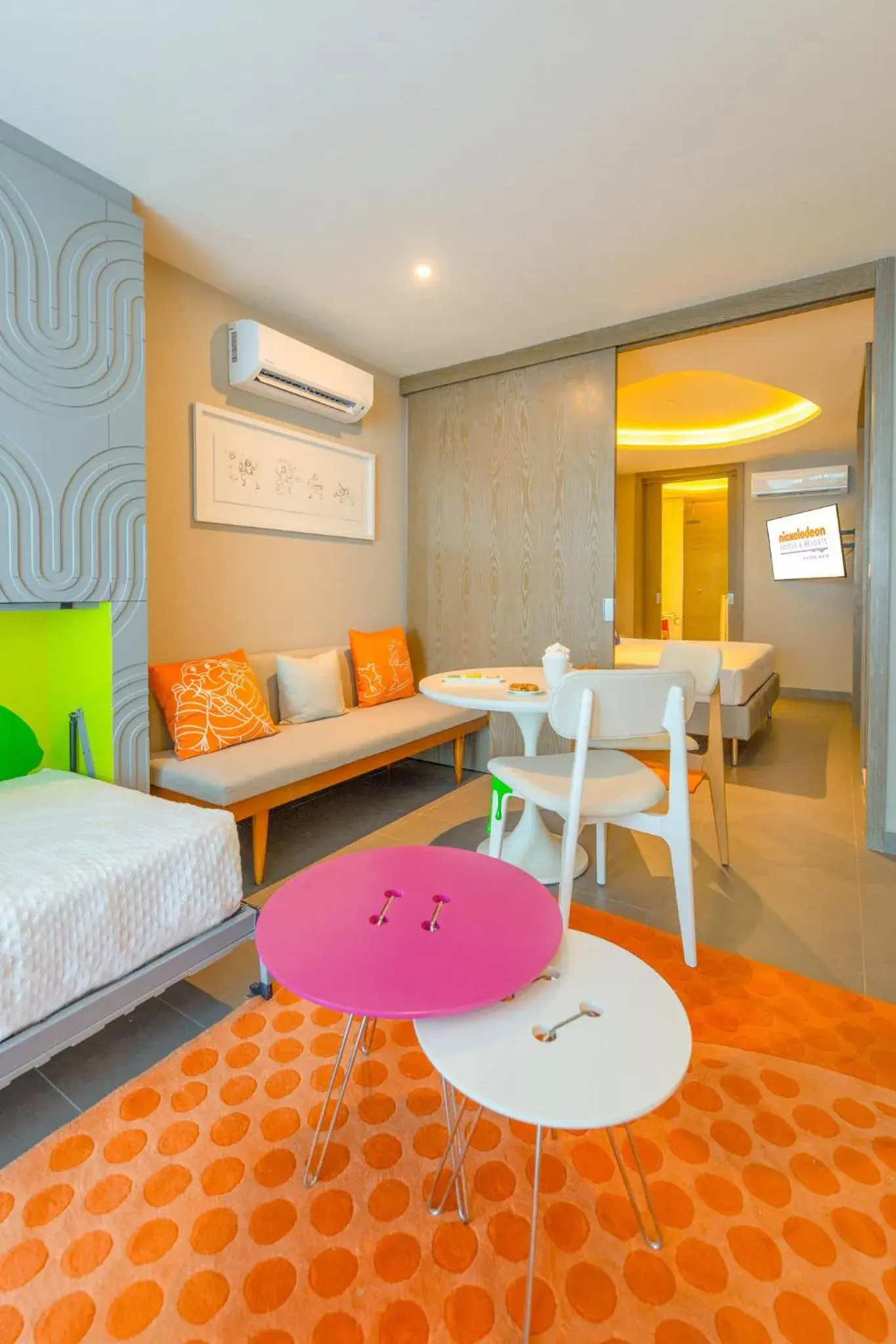 Swim-Up Oceanfront Pool Deck Level King Suite in Nickelodeon Hotels & Resorts Riviera Maya - Gourmet All Inclusive by Karisma Swim-Up Oceanfront Pool Deck Level King Suite in Nickelodeon Hotels & Resorts Riviera Maya - Gourmet All Inclusive by Karisma