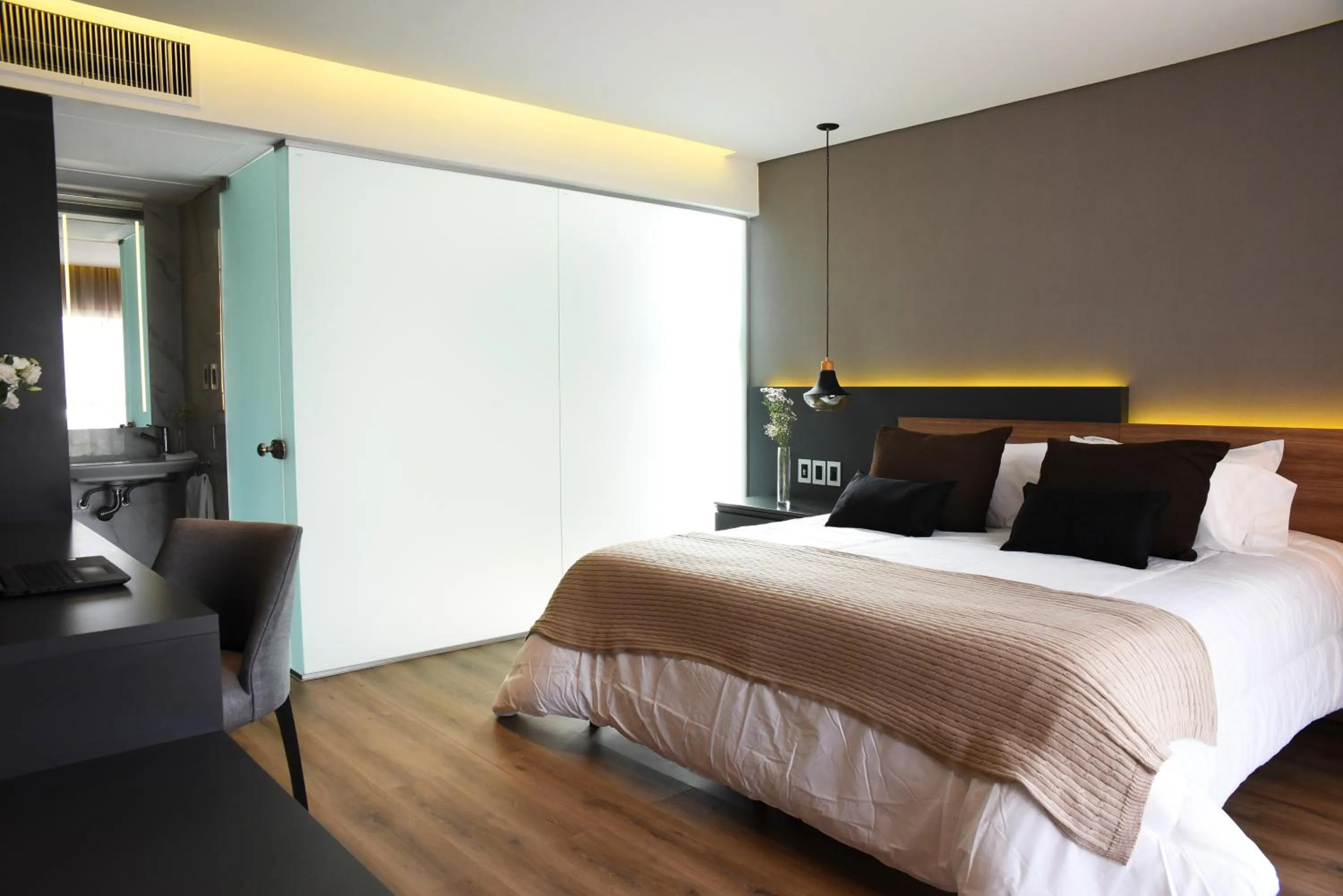 Bed in Hotel Soho Suites