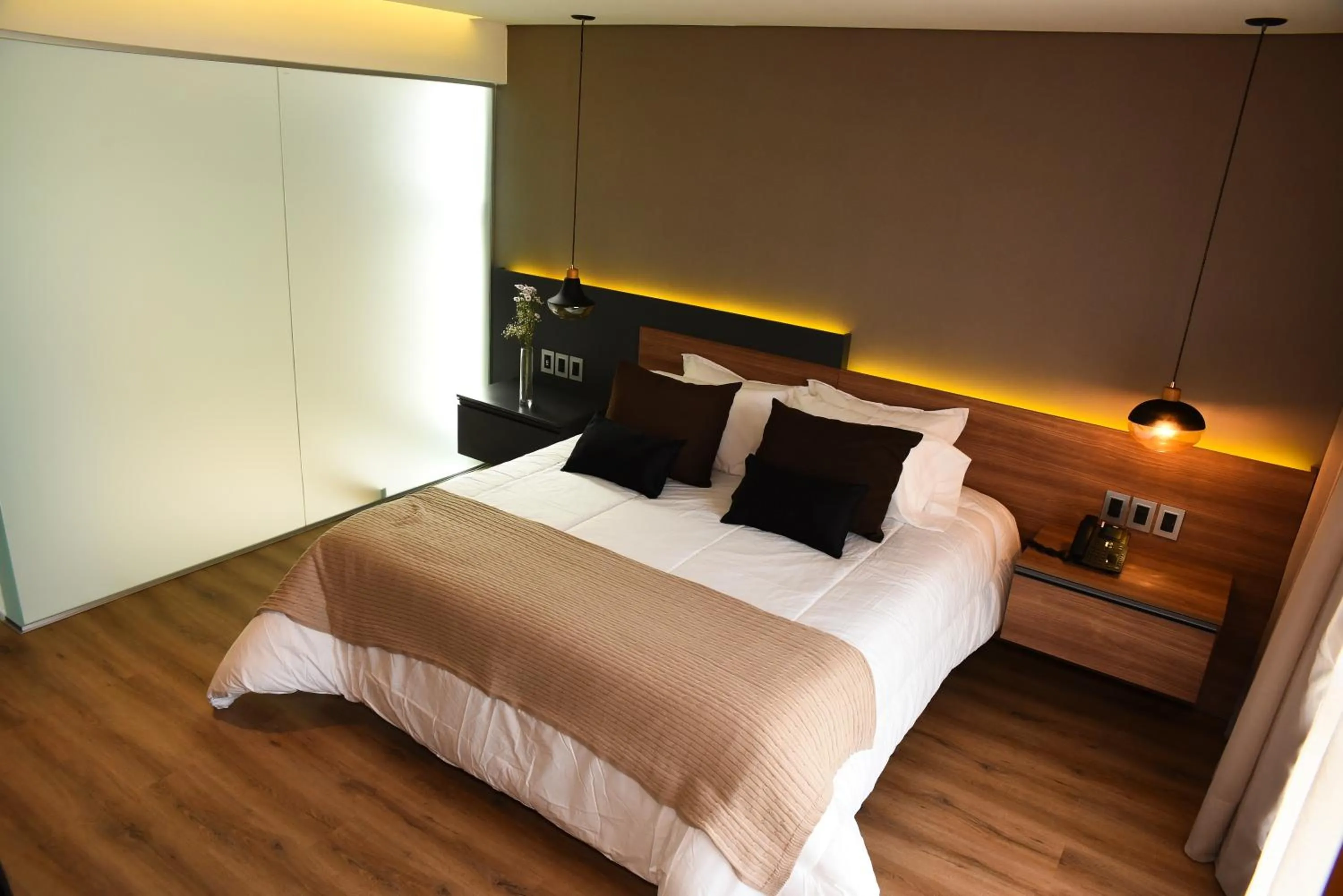 Photo of the whole room, Bed in Hotel Soho Suites