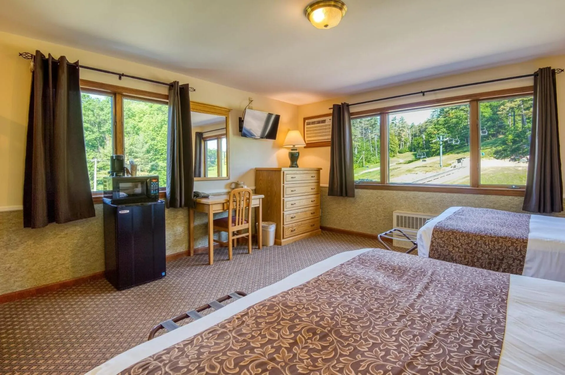 Bed in Purity Spring Resort