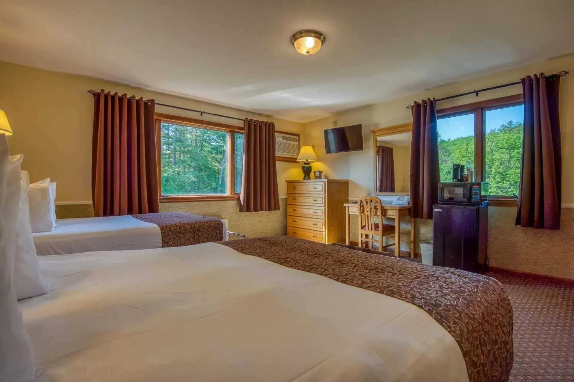 TV and multimedia, Bed in Purity Spring Resort TV and multimedia, Bed in Purity Spring Resort