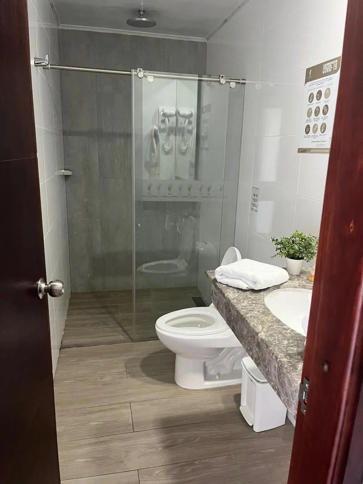 Shower in Hotel Mar de Corales By CAJASAI