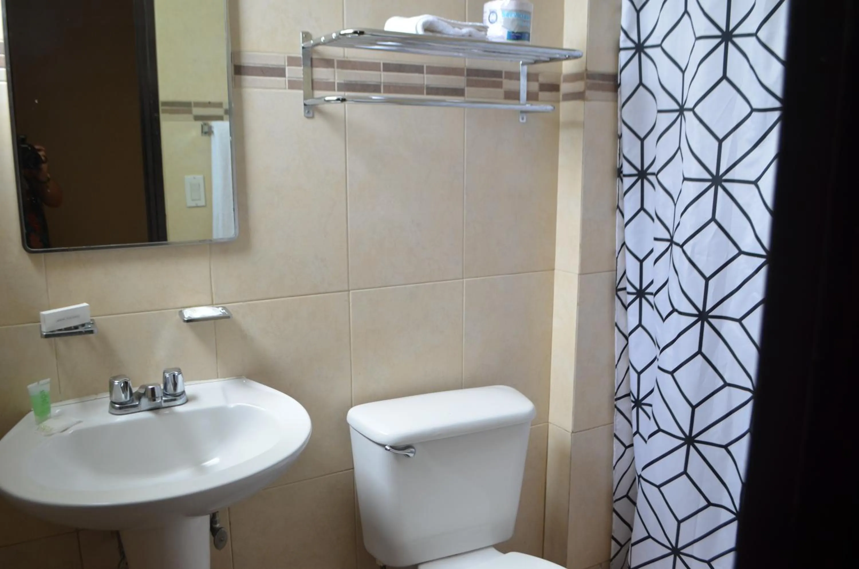 Bathroom in Hotel Caribe Panamá