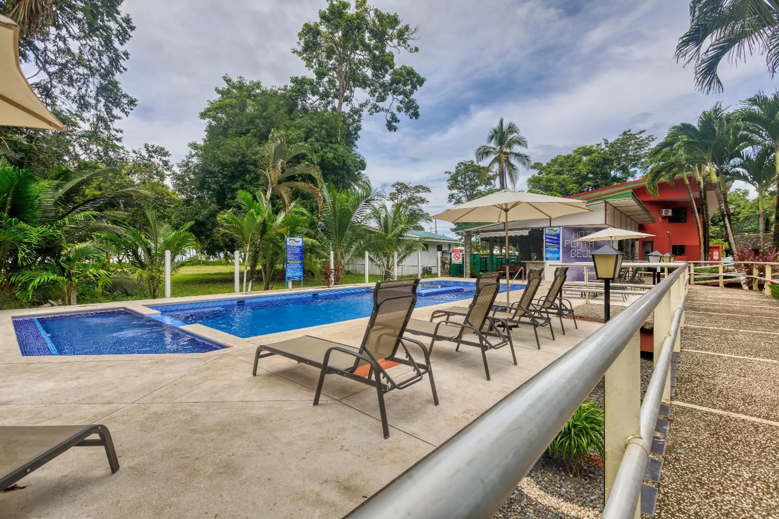 Swimming pool in Hotel Playa Bejuco Swimming pool in Hotel Playa Bejuco