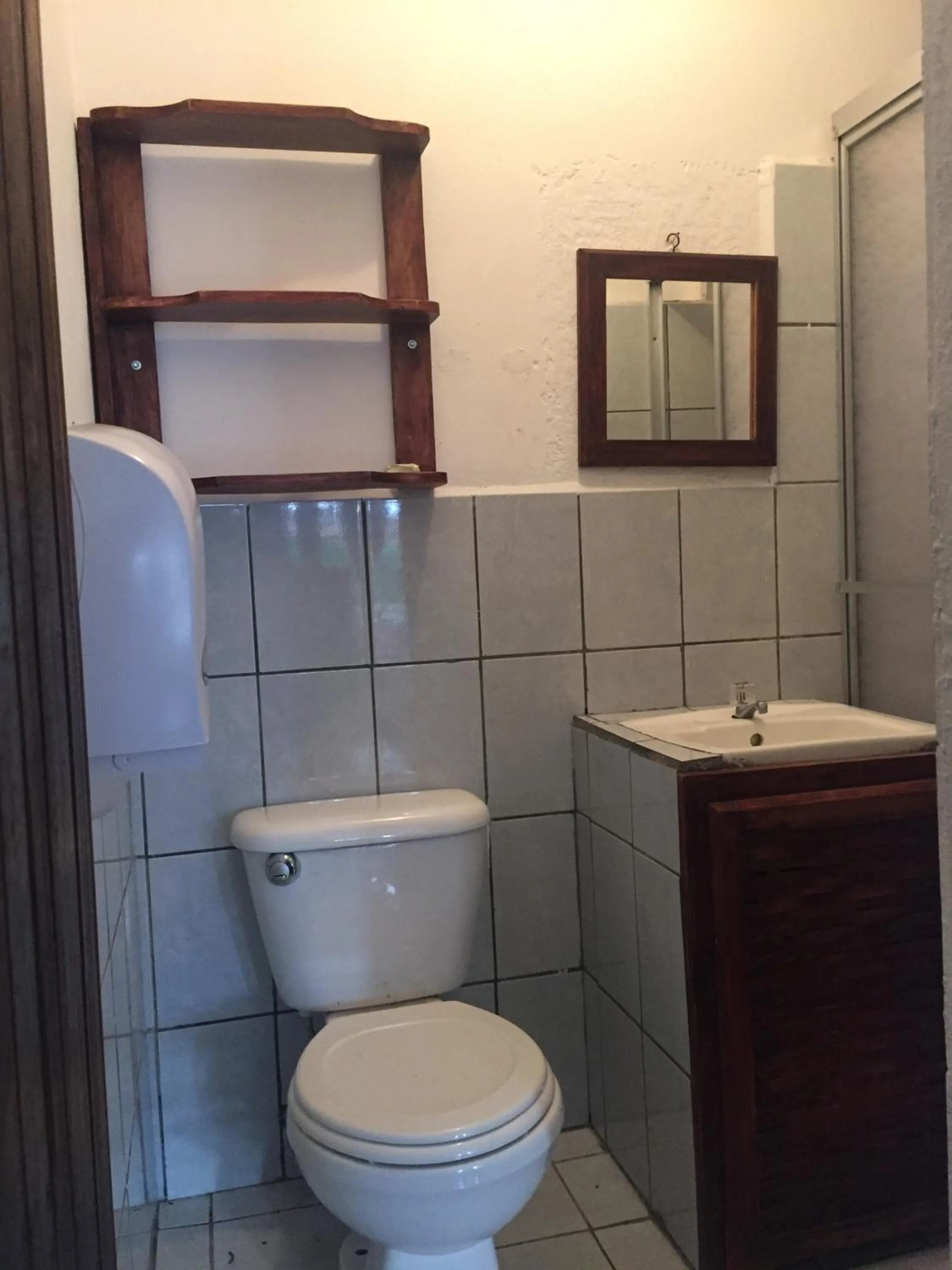 Bathroom in Hotel Coco Beach