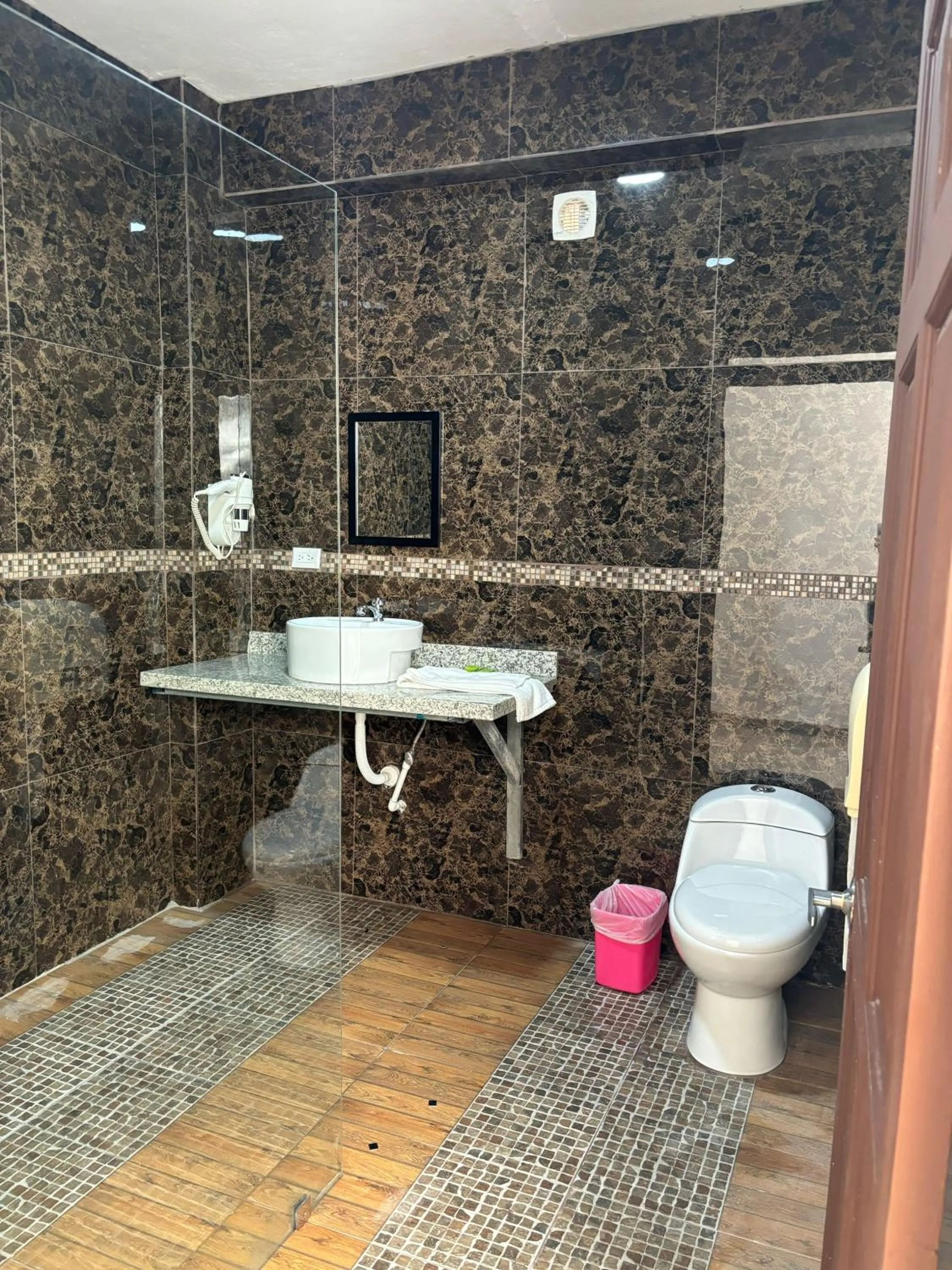Bathroom in Hotel Coco Beach