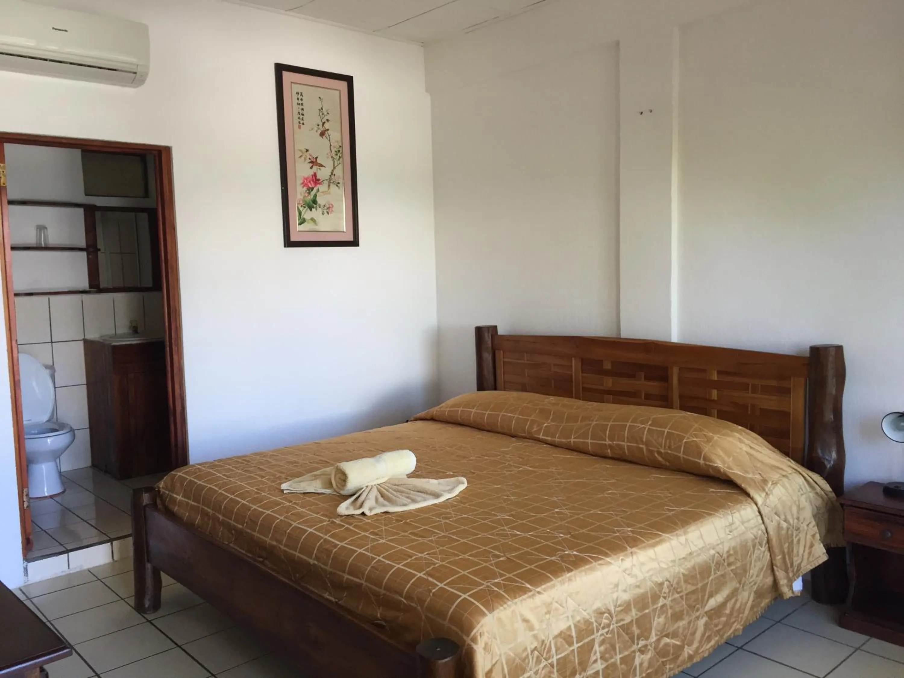 Photo of the whole room, Bed in Hotel Coco Beach