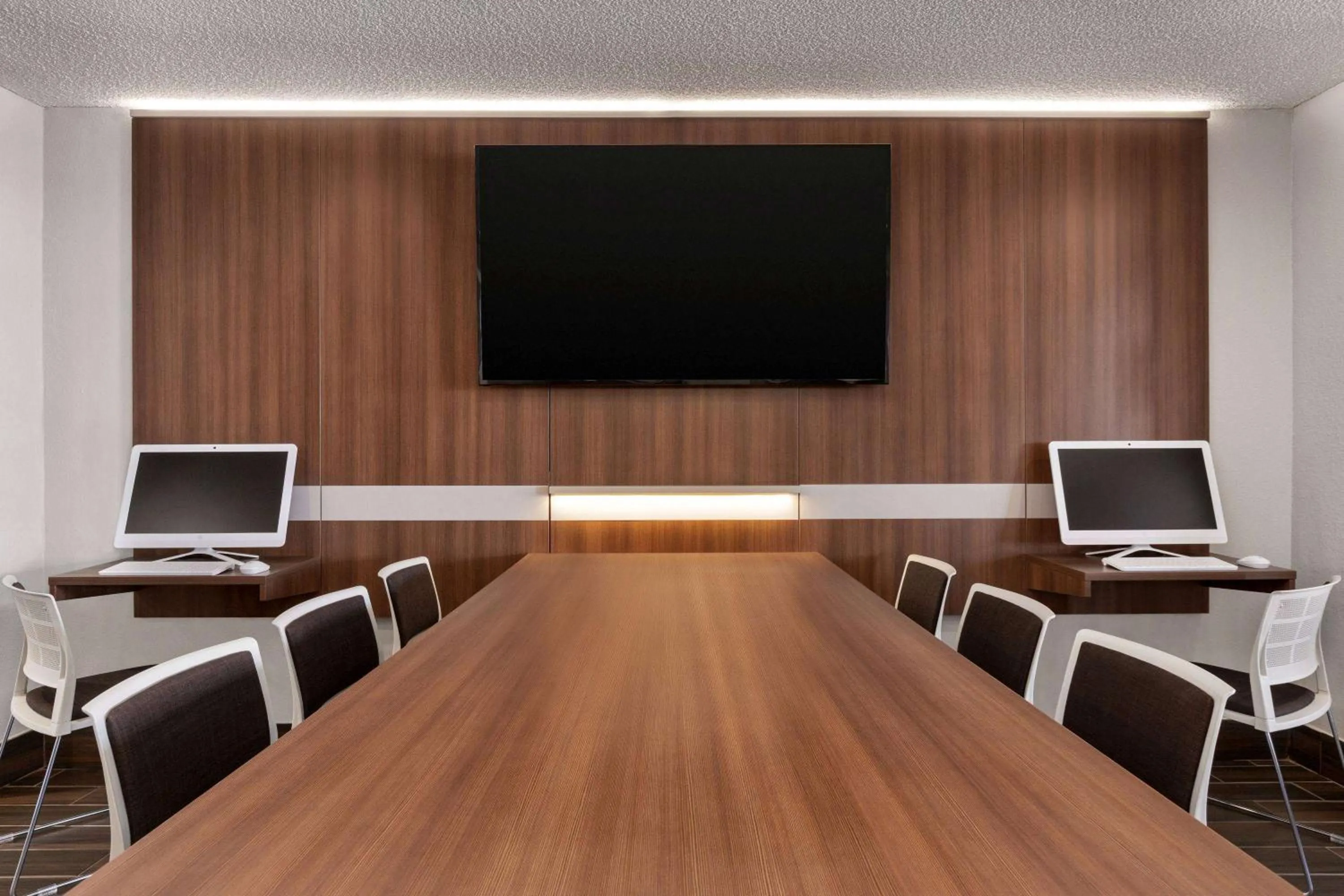 Business facilities in Microtel Inn & Suites by Wyndham