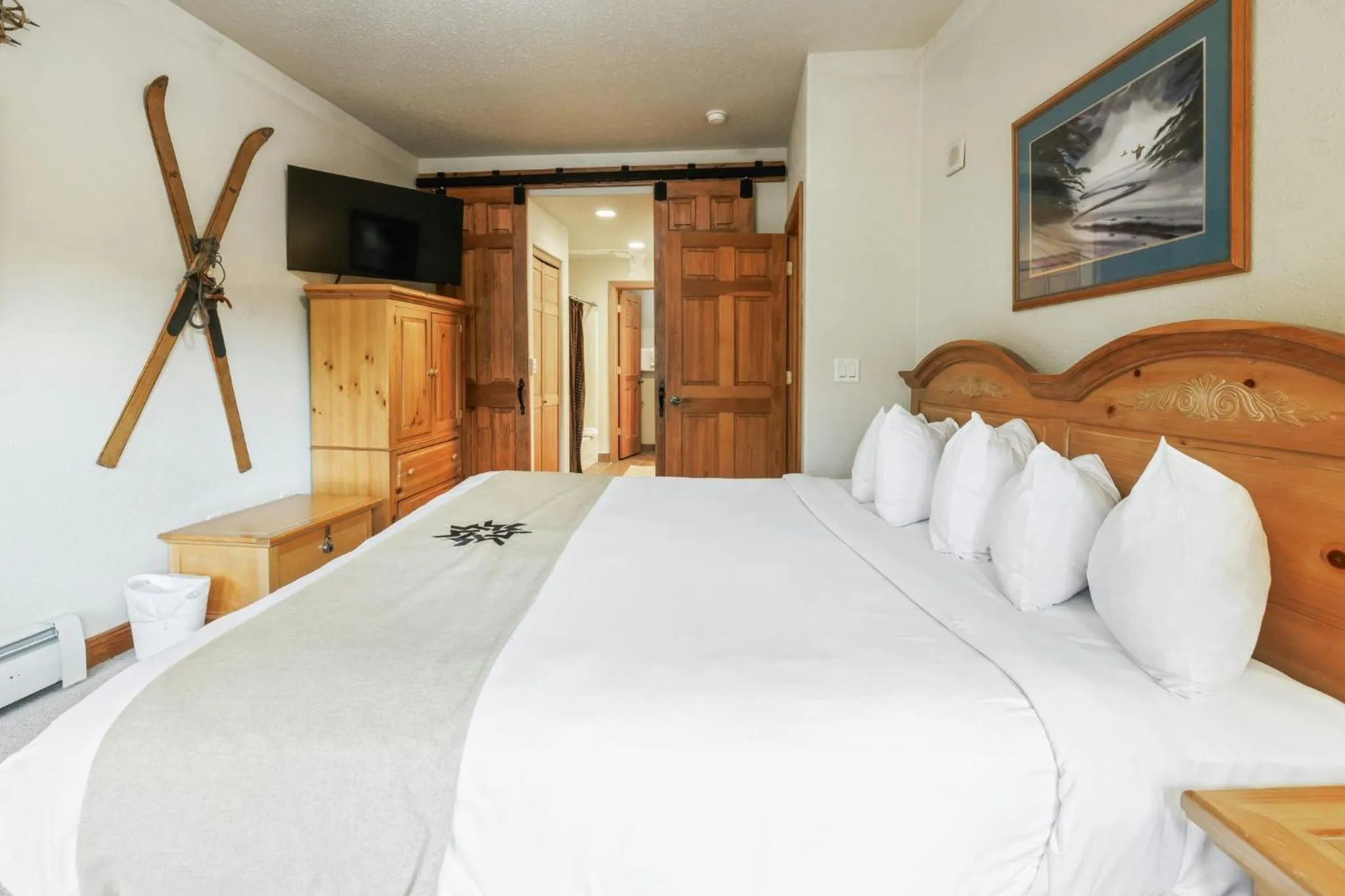 Bedroom, Bed in Gateway Mountain Lodge, A Vail Resorts Property