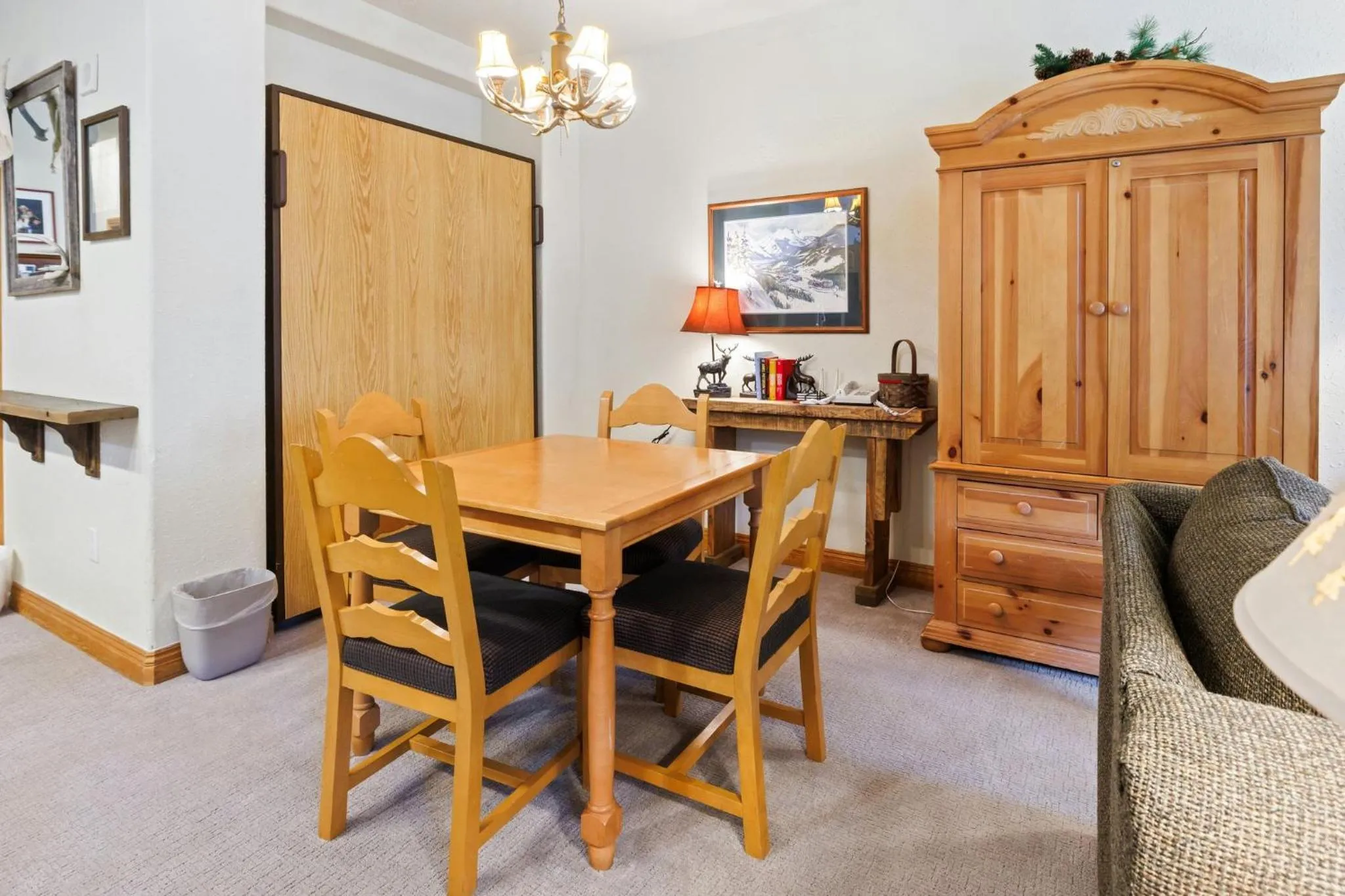 Restaurant/places to eat in Gateway Mountain Lodge, A Vail Resorts Property