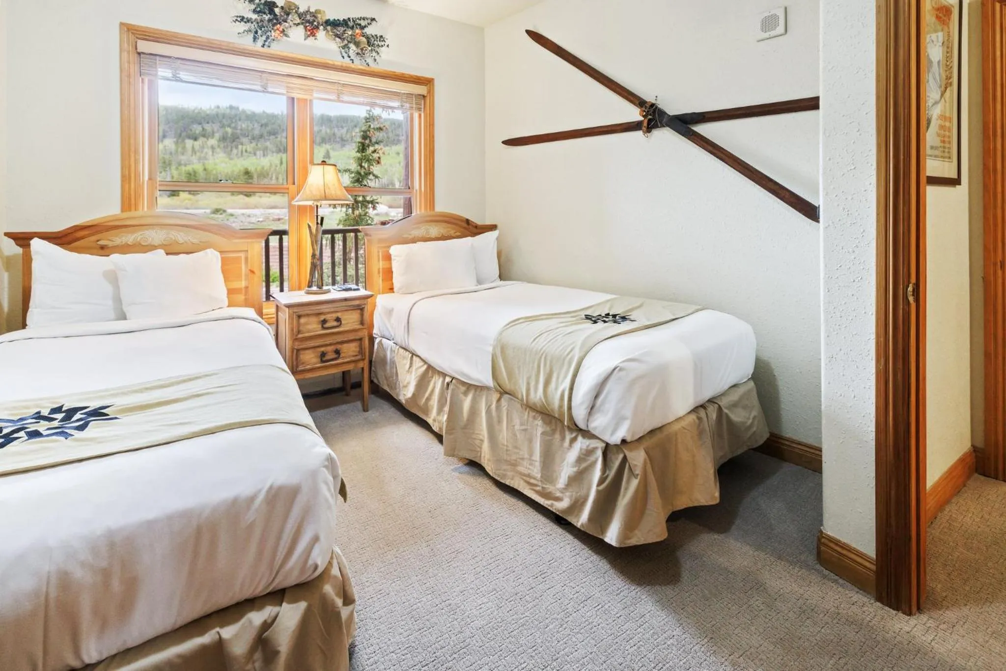 Bedroom, Bed in Gateway Mountain Lodge, A Vail Resorts Property