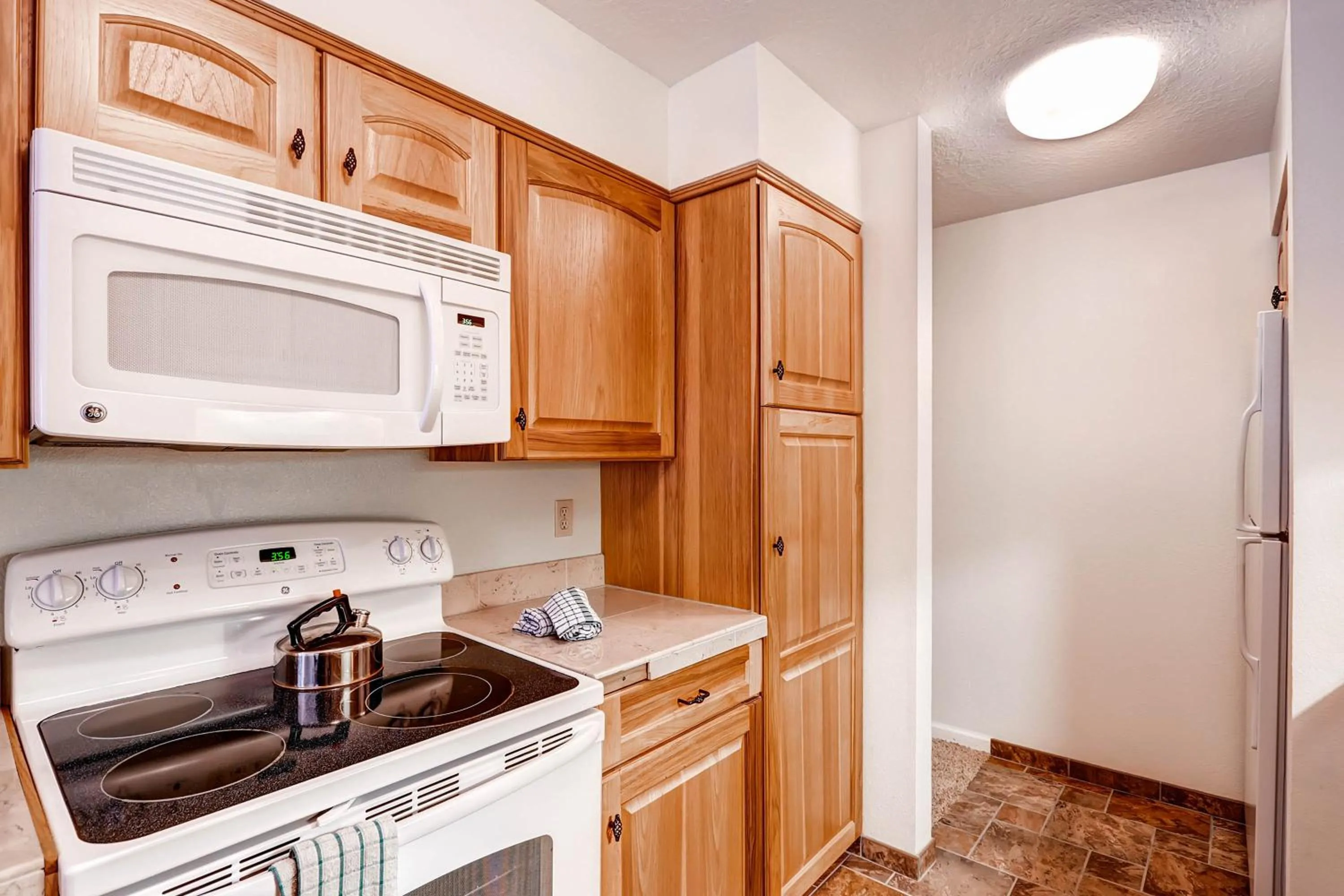 Kitchen or kitchenette in Aspen Ridge Condominiums by Keystone Resort