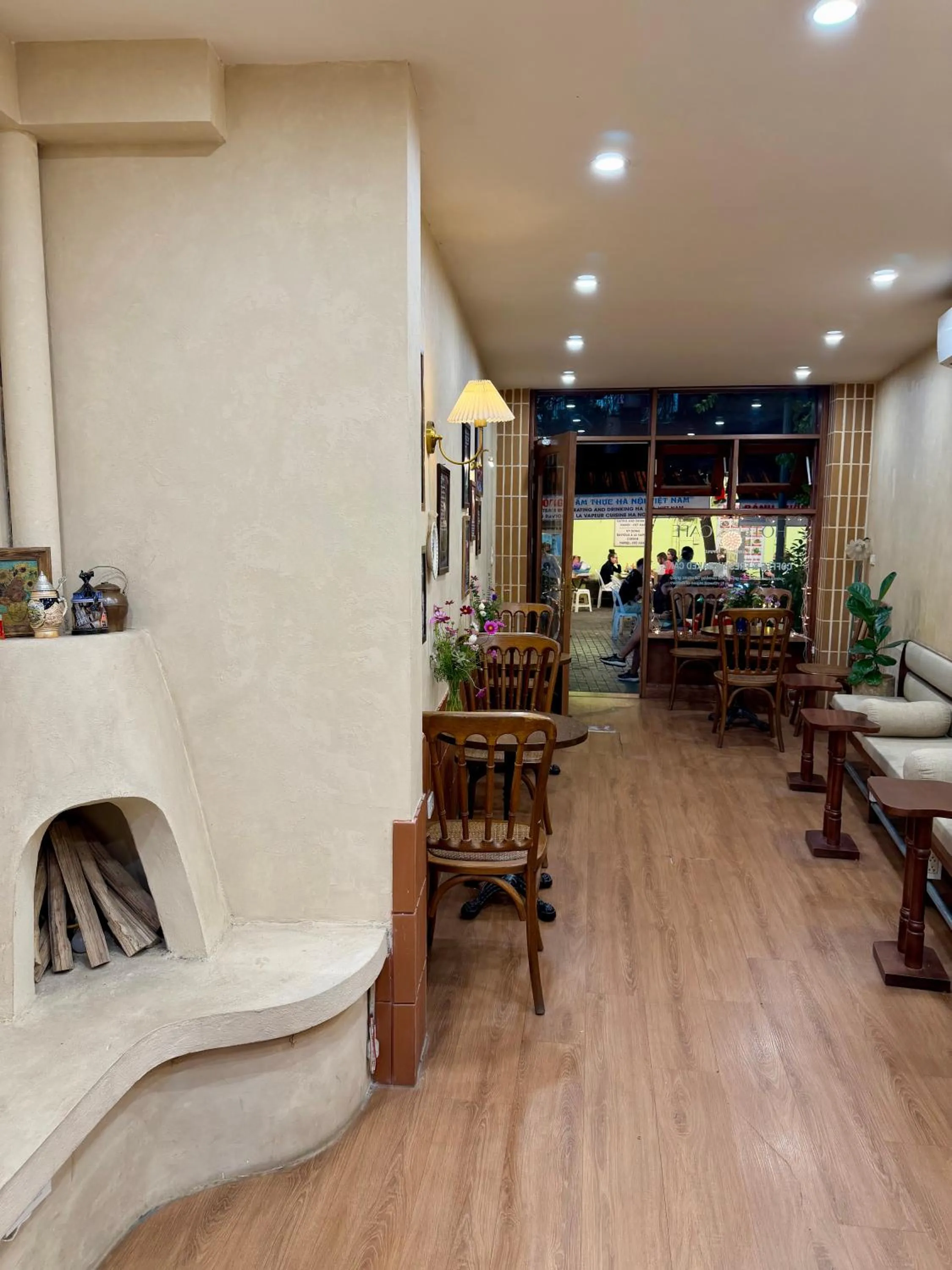 Restaurant/places to eat in Hanoi Street Hotel