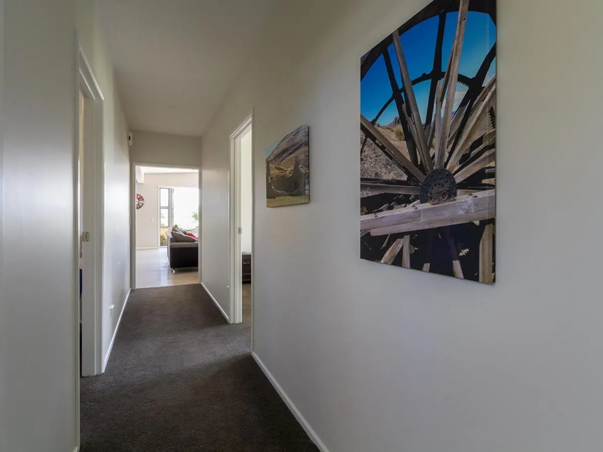 Bed in Sunhaven Lakeside - Cromwell Holiday Home