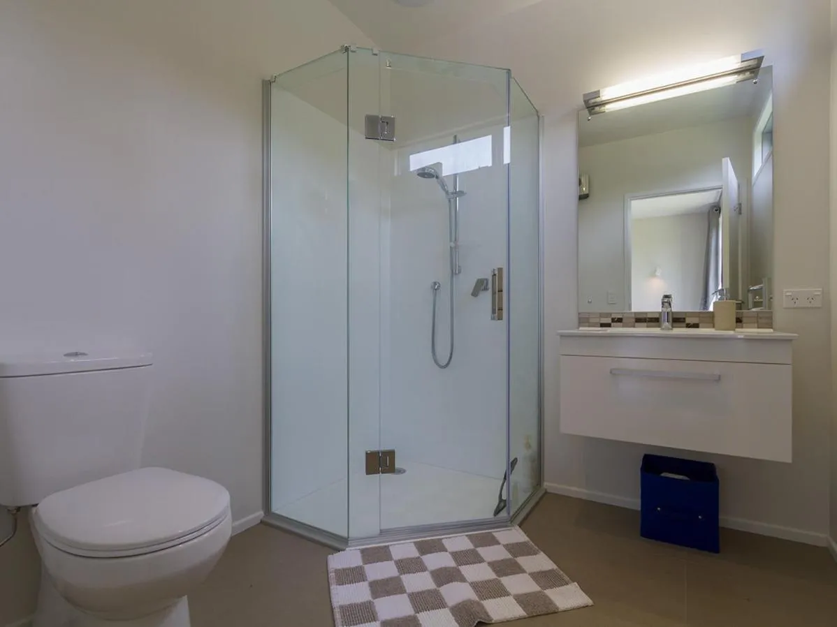 Sunhaven Lakeside - Cromwell Holiday Home