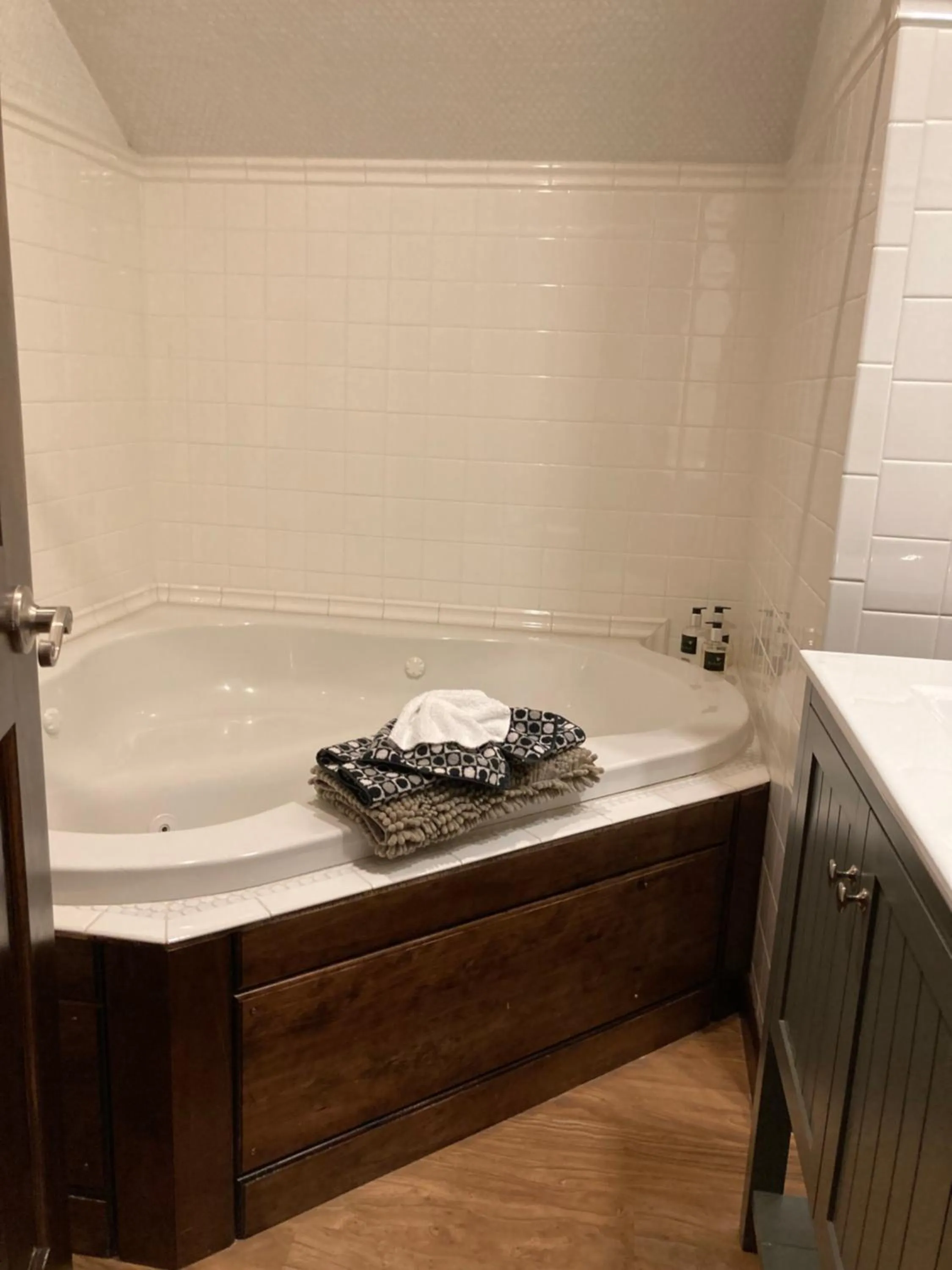 Bathroom in All Seasons Treehouse Village