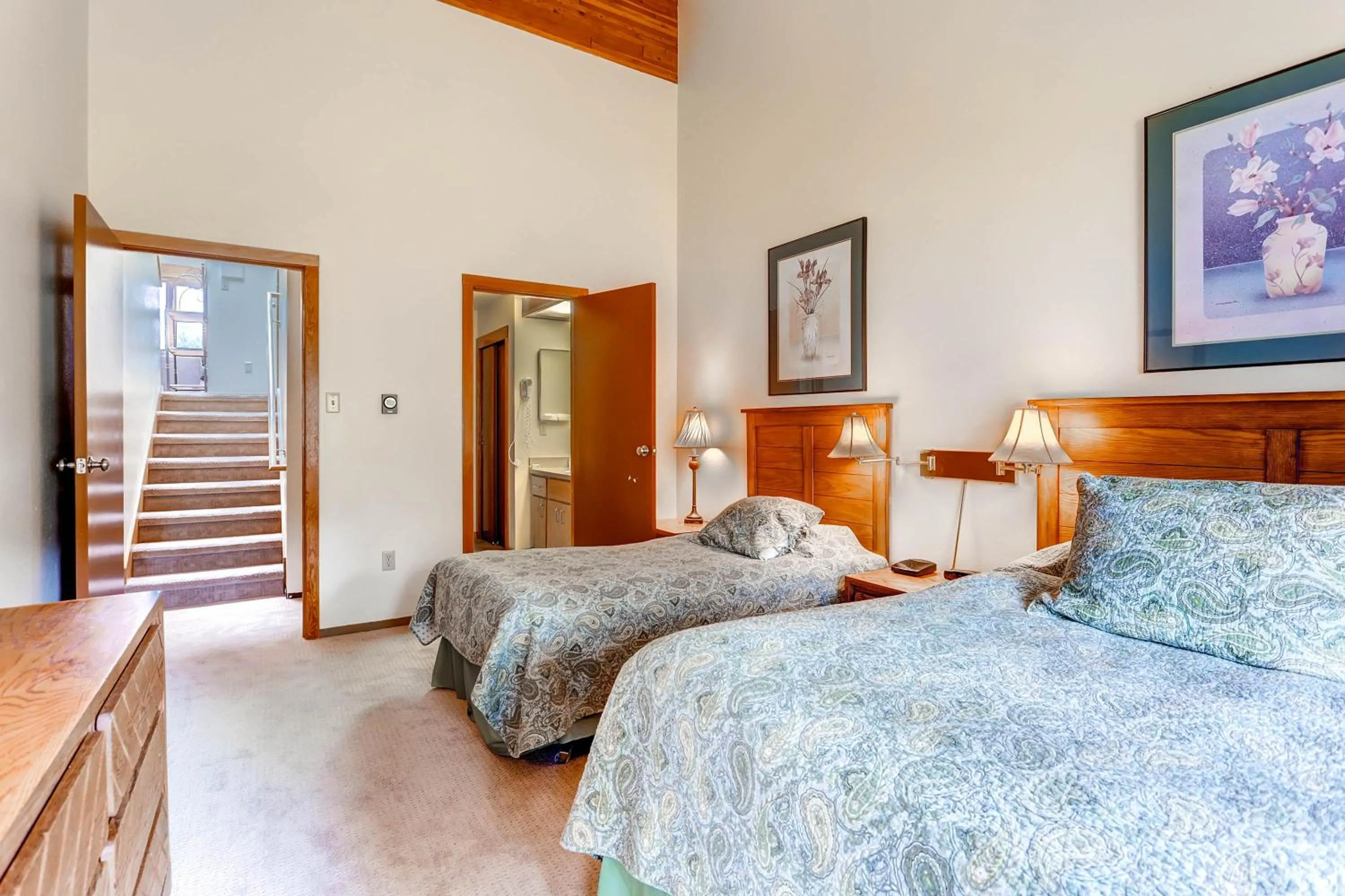 Photo of the whole room, Bed in Lakeside Village by Keystone Resort