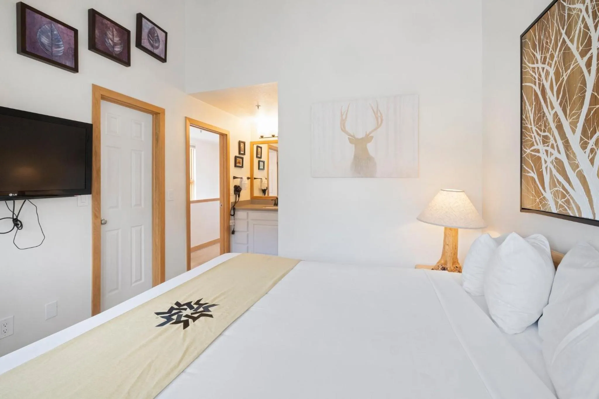 Bedroom, Bed in Lakeside Village by Keystone Resort