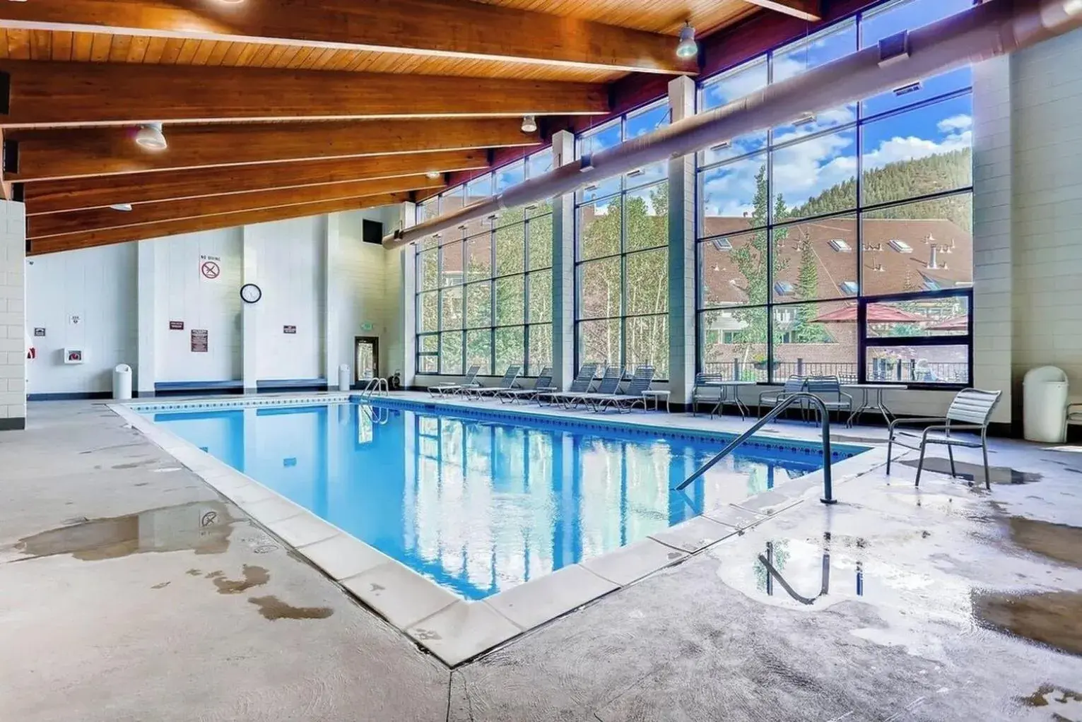 Swimming pool in Evergreen Condominiums by Vail Resorts Swimming pool in Evergreen Condominiums by Vail Resorts