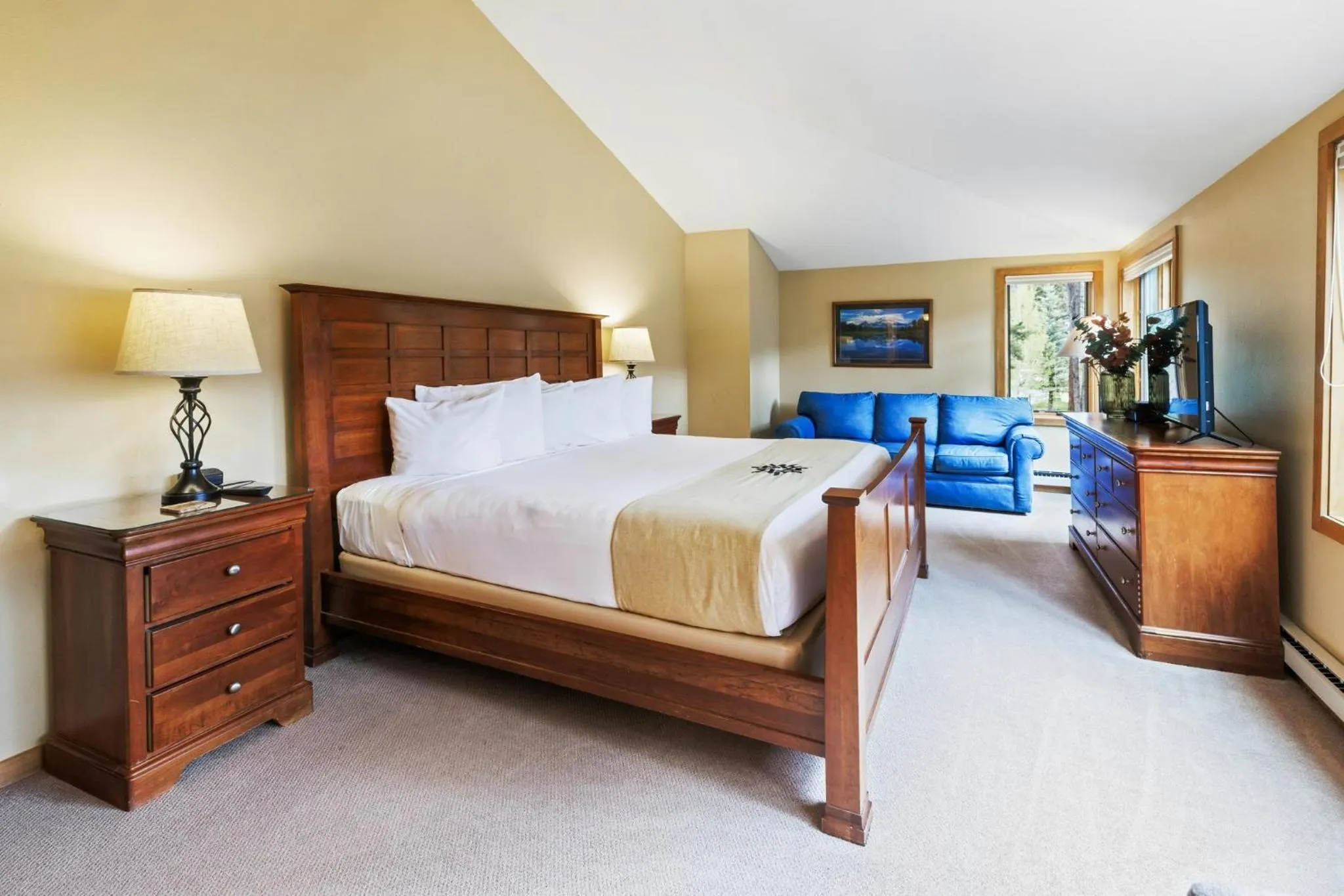Bedroom, Bed in Evergreen Condominiums by Vail Resorts