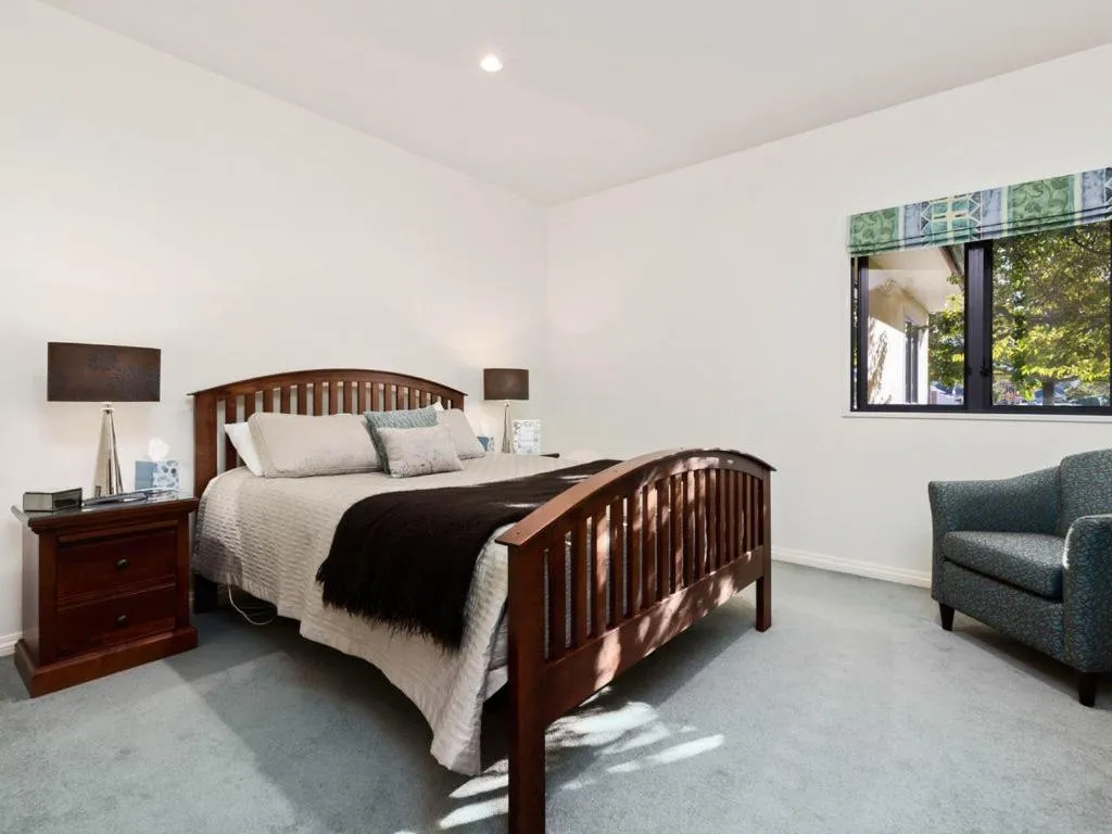 Bed in Kawarau Bay View - Cromwell Holiday Home