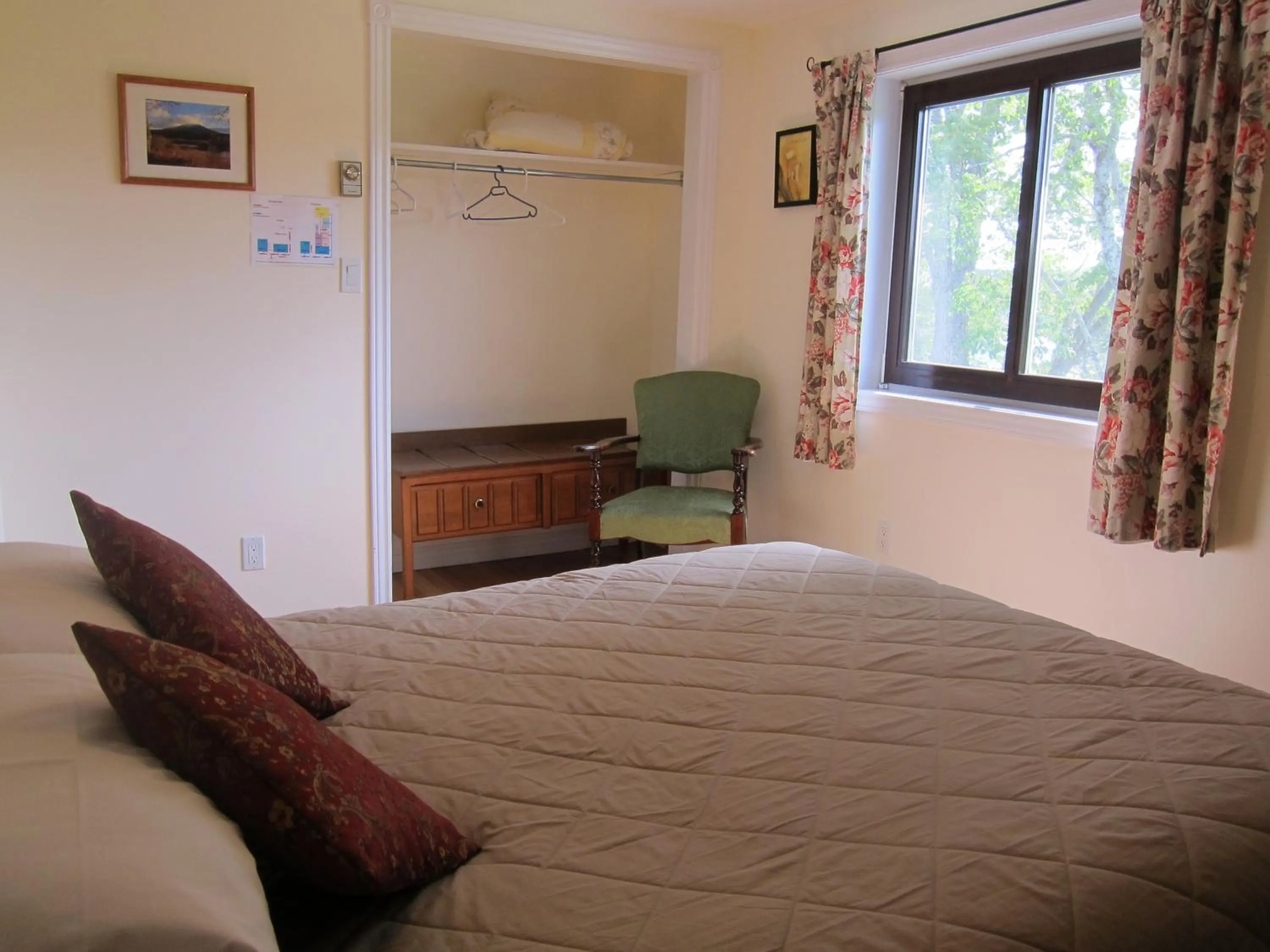 Bedroom in Auld Farm Inn B&B