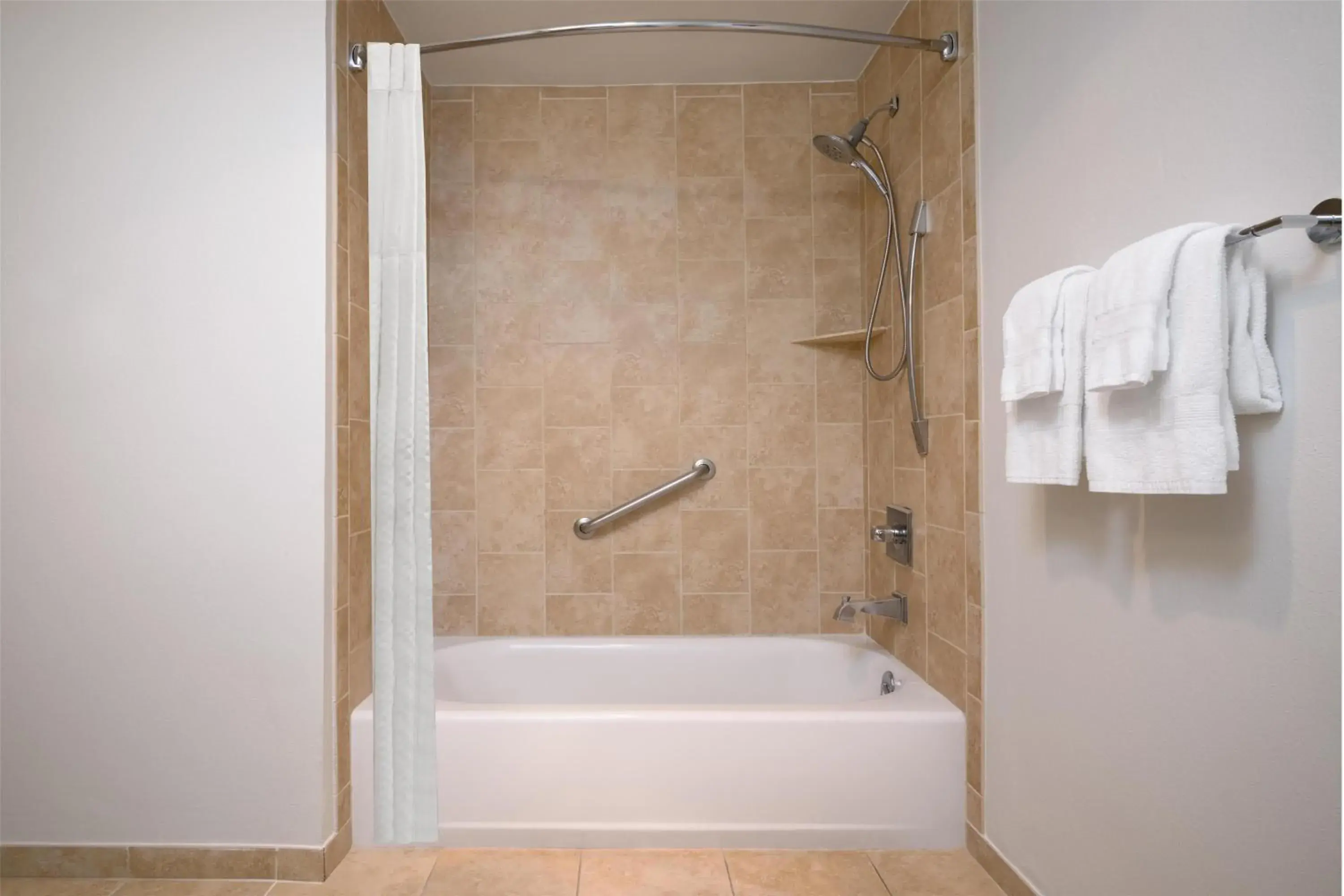 Bathroom in Best Western Plus Hood River Inn Bathroom in Best Western Plus Hood River Inn