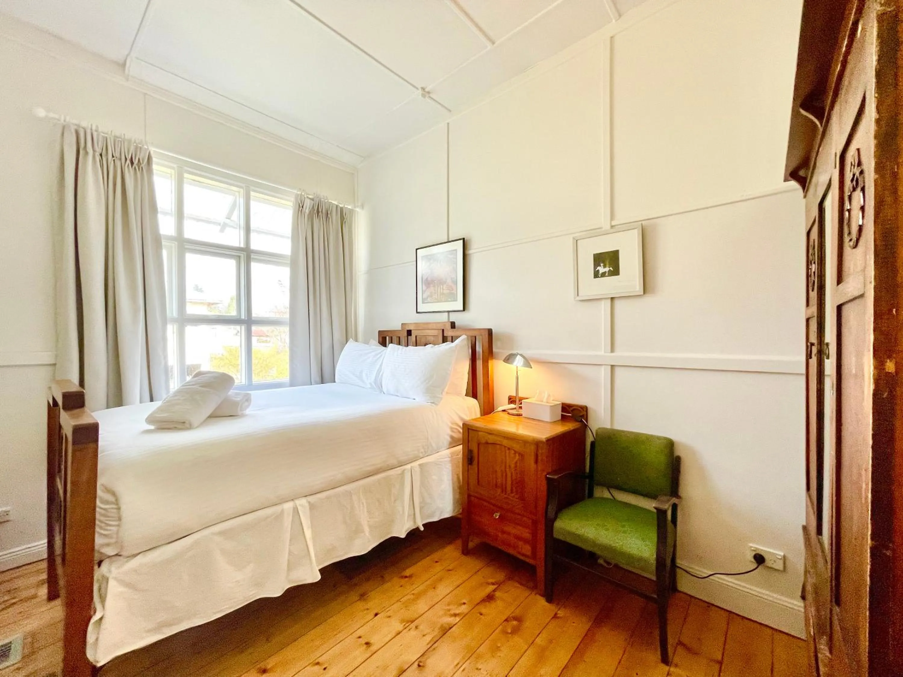 Bed in Plum Blossom Cottage