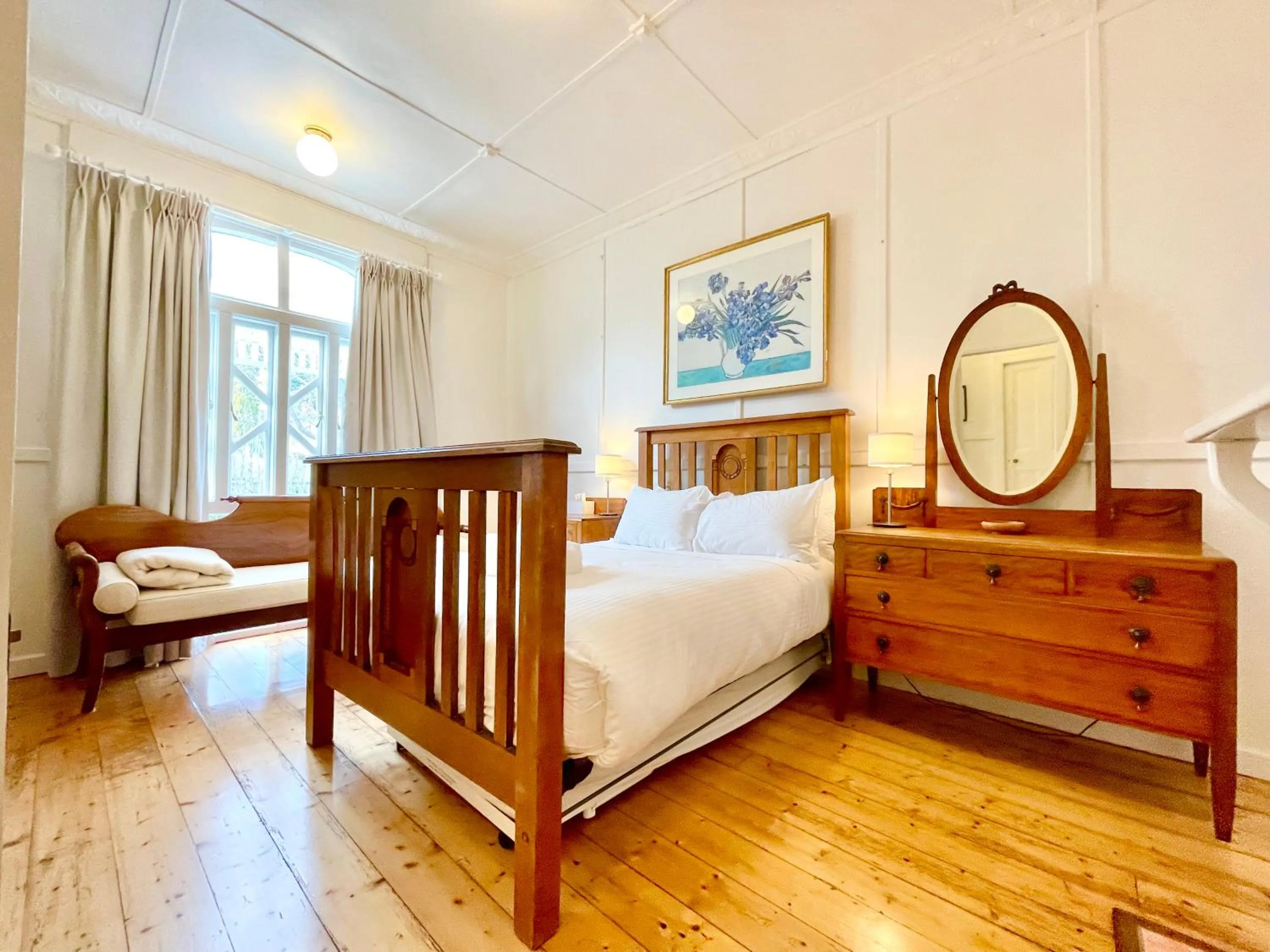Bed in Plum Blossom Cottage