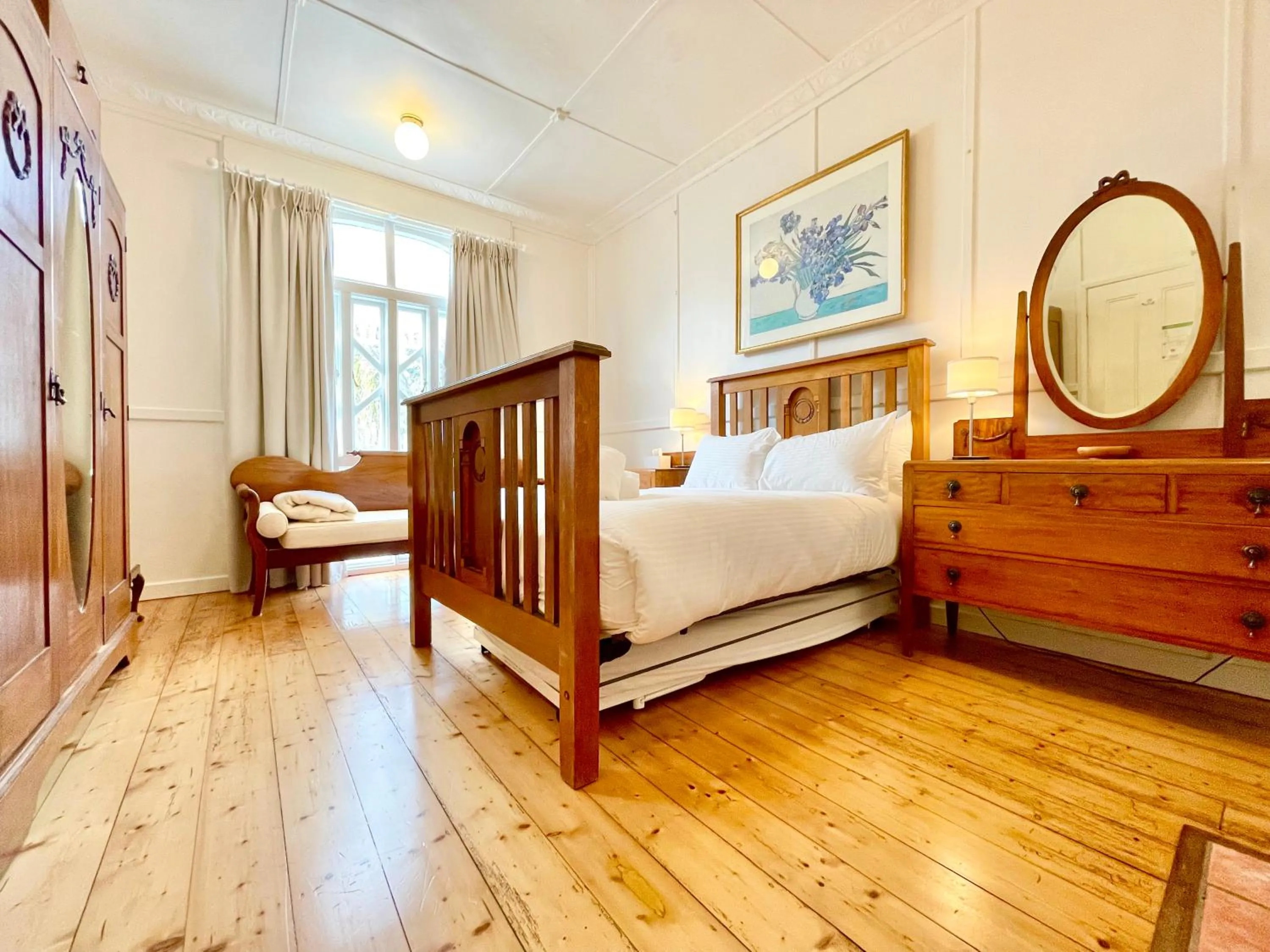Bed in Plum Blossom Cottage