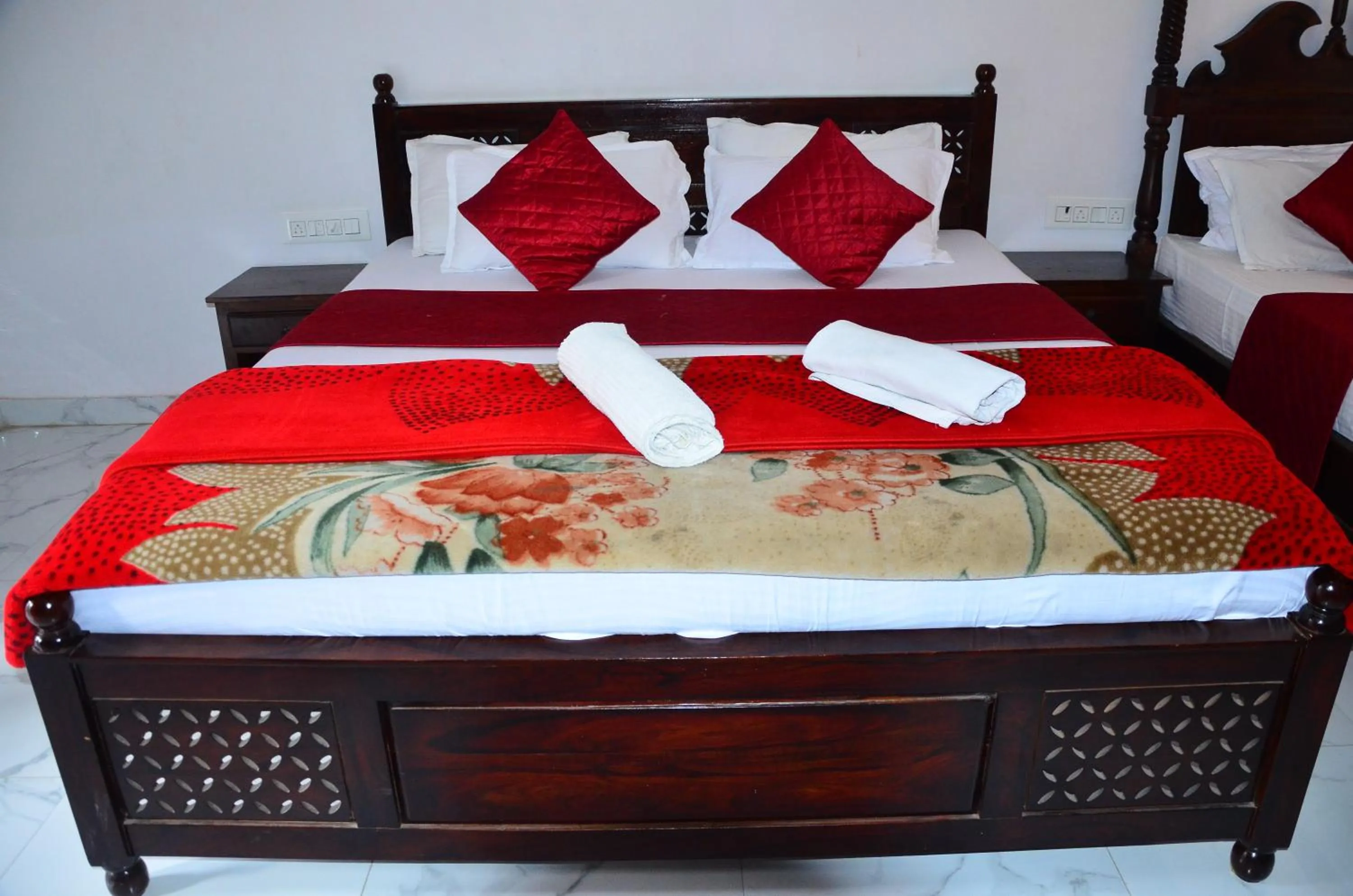 Bed in Brahma Paradise , A heritage haveli