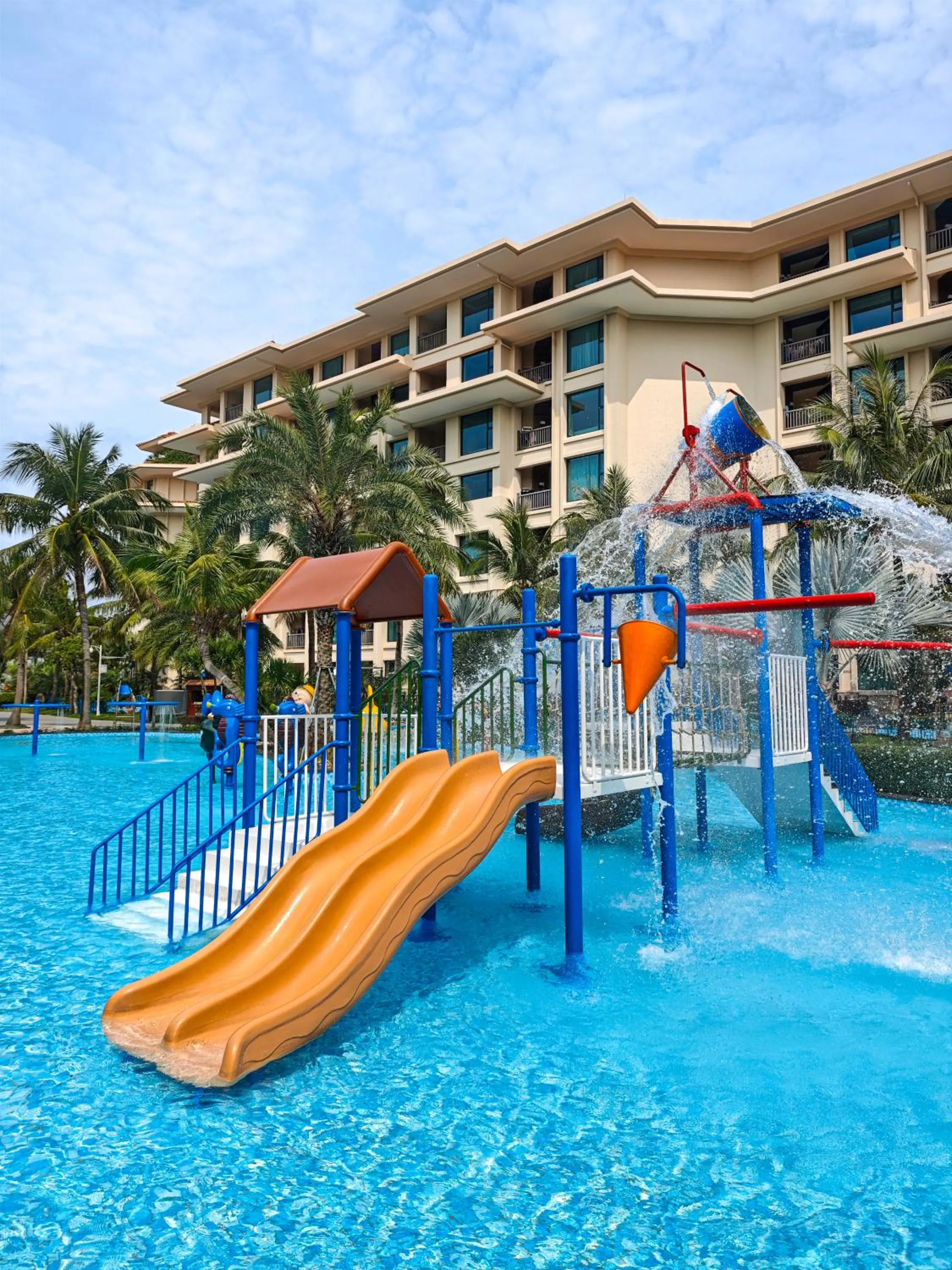 Aqua park in Huidong Regal Palace Resort