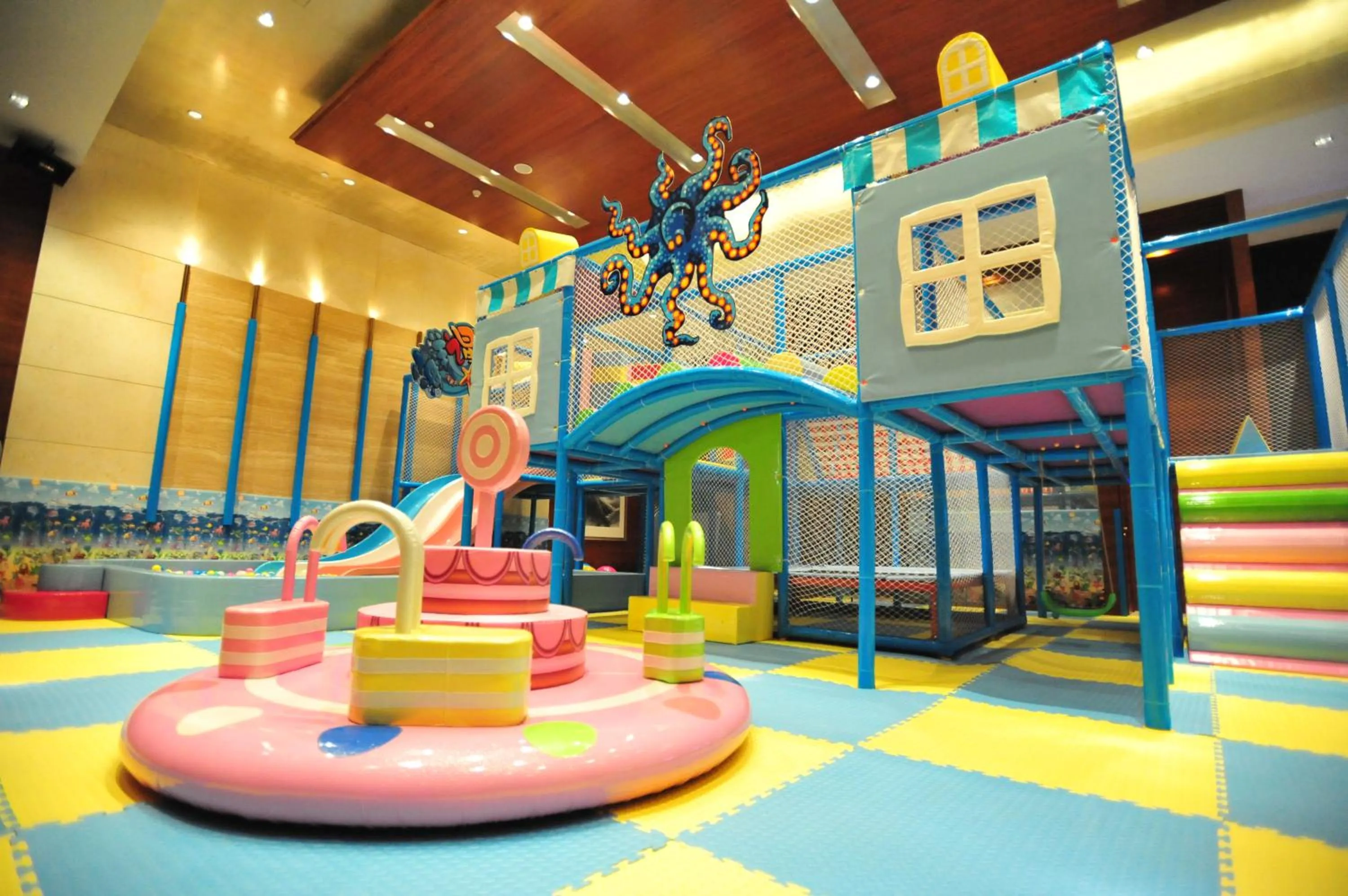 Children play ground in Huidong Regal Palace Resort