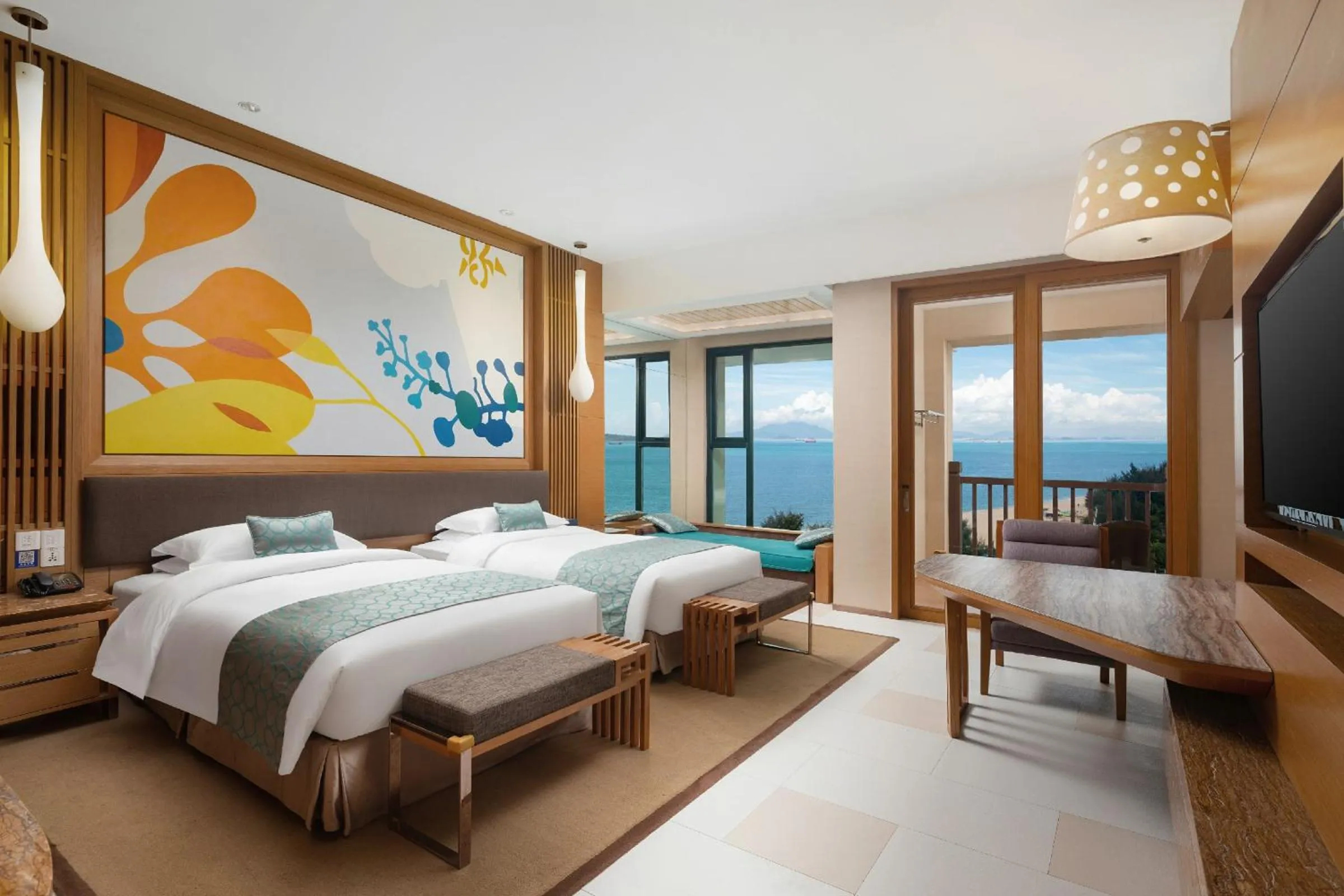 Photo of the whole room, Bed in Huidong Regal Palace Resort