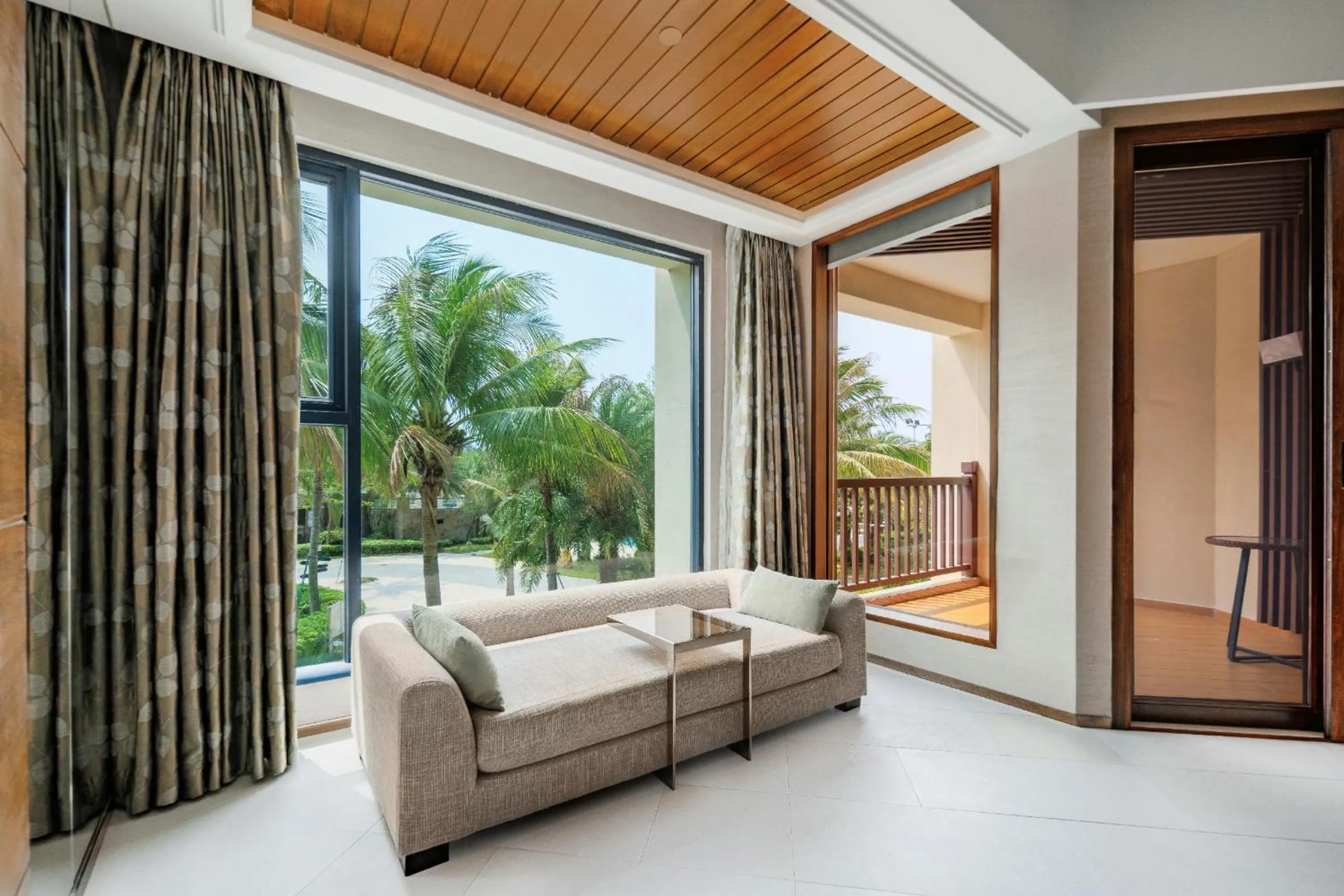 Photo of the whole room in Huidong Regal Palace Resort