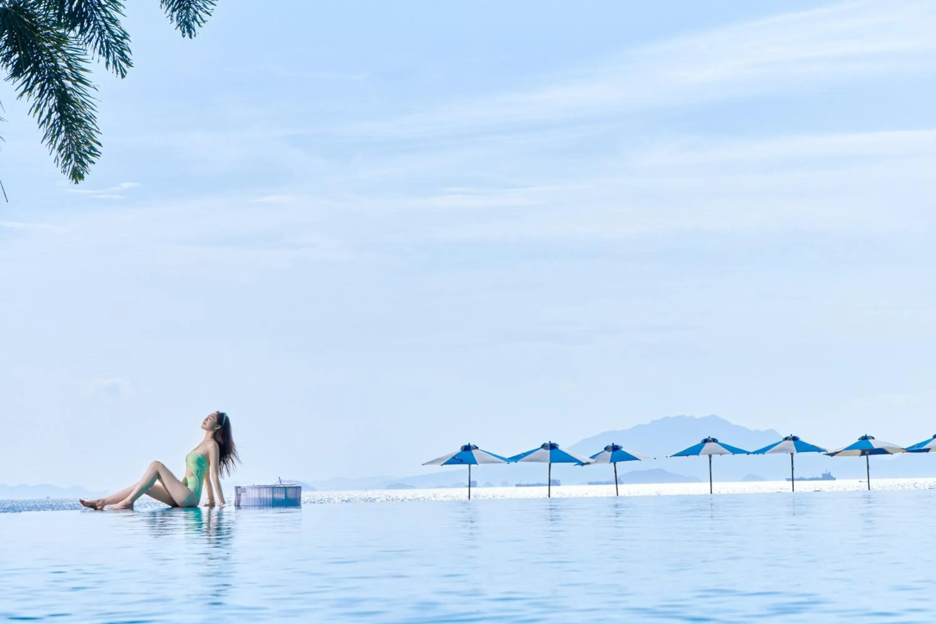 Swimming pool in Huidong Regal Palace Resort Swimming pool in Huidong Regal Palace Resort