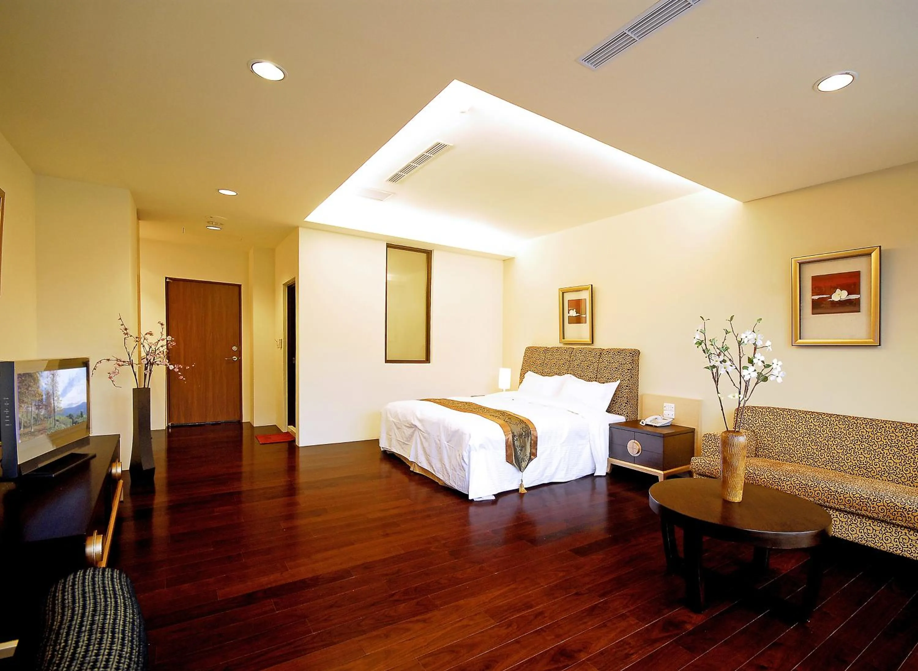 Photo of the whole room, Bed in Sun Moon Lake Karuizawa Villa