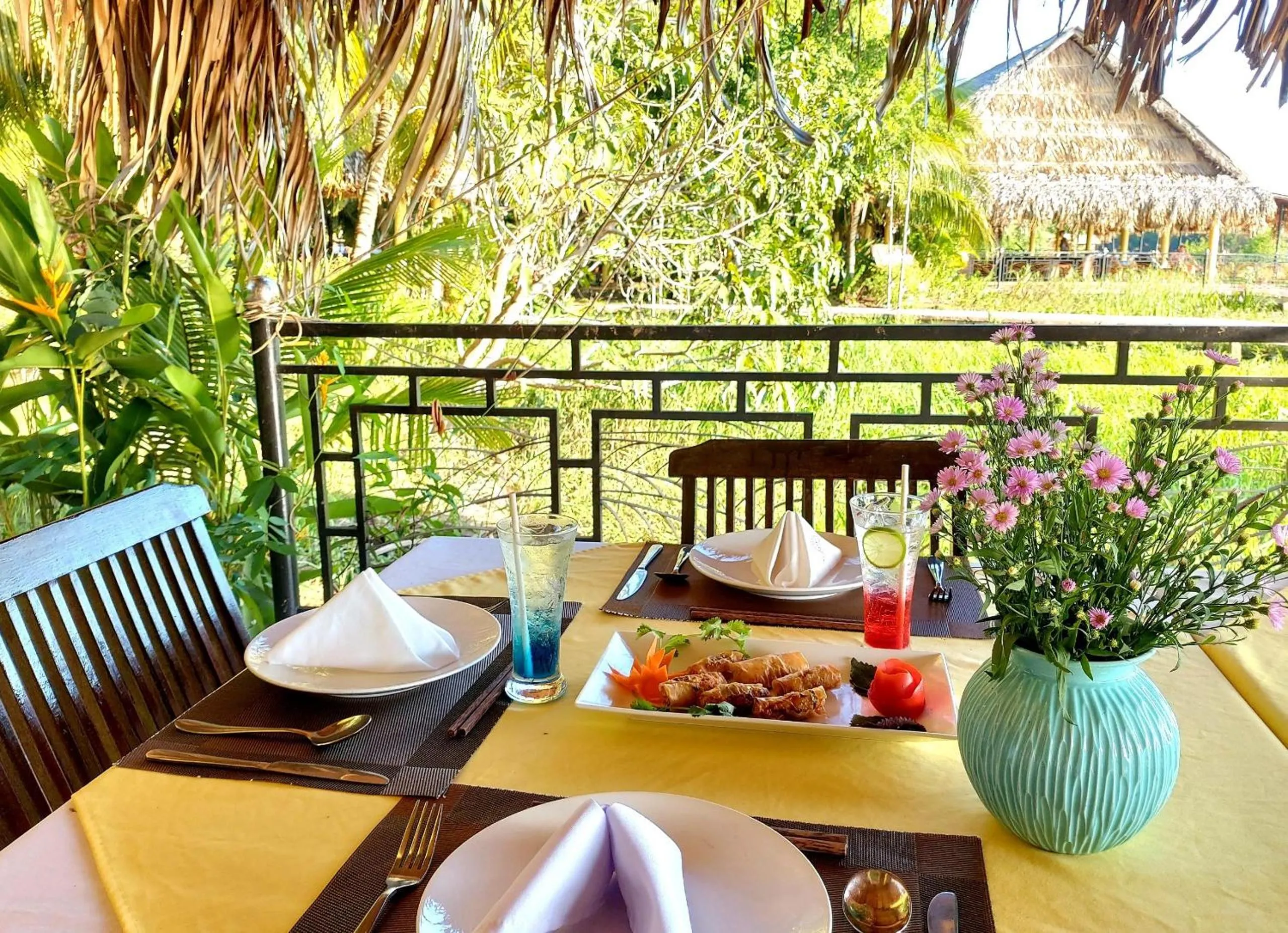 Dining area in Mango Home Riverside Eco - Resort