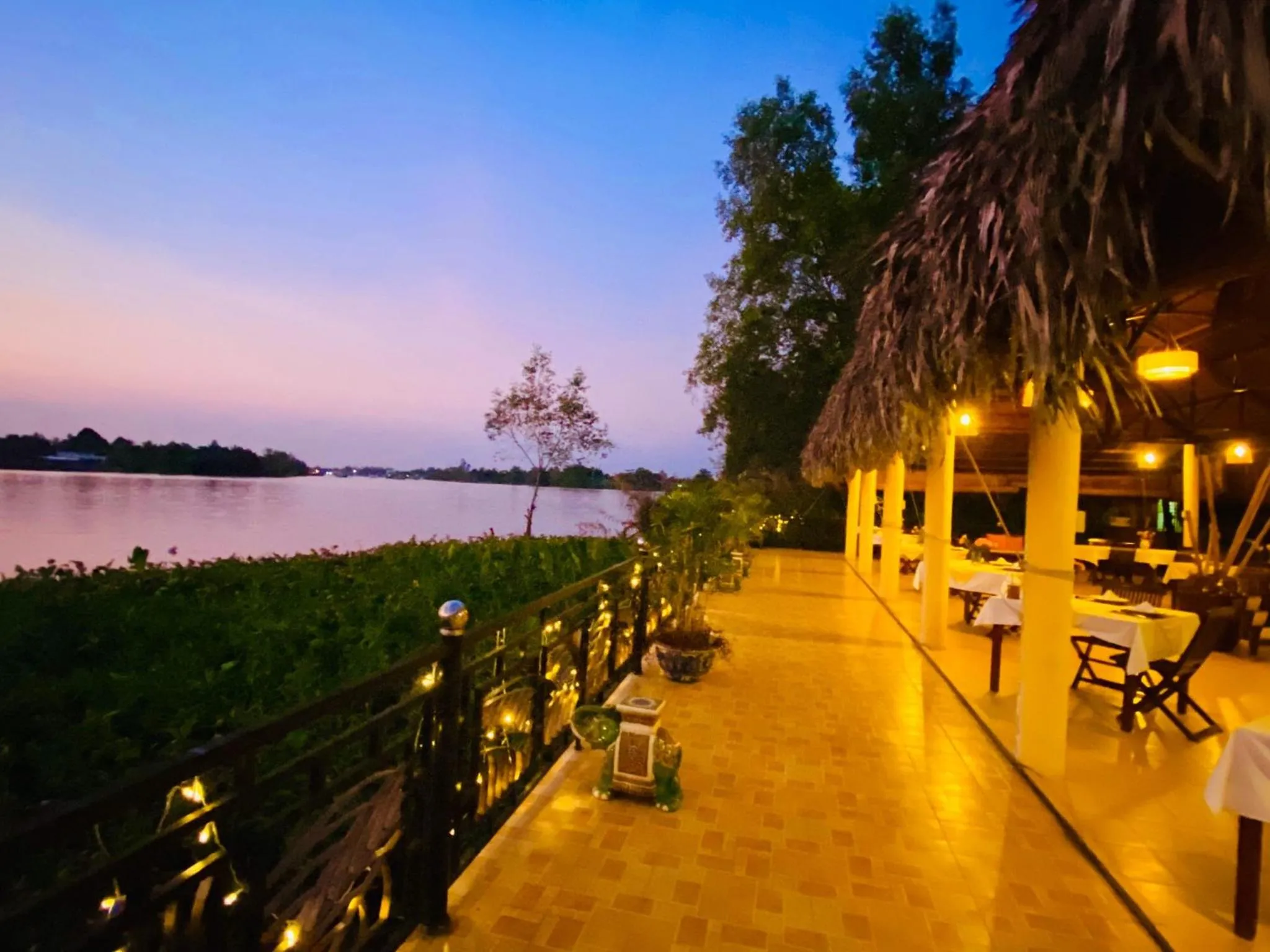 Restaurant/places to eat in Mango Home Riverside Eco - Resort
