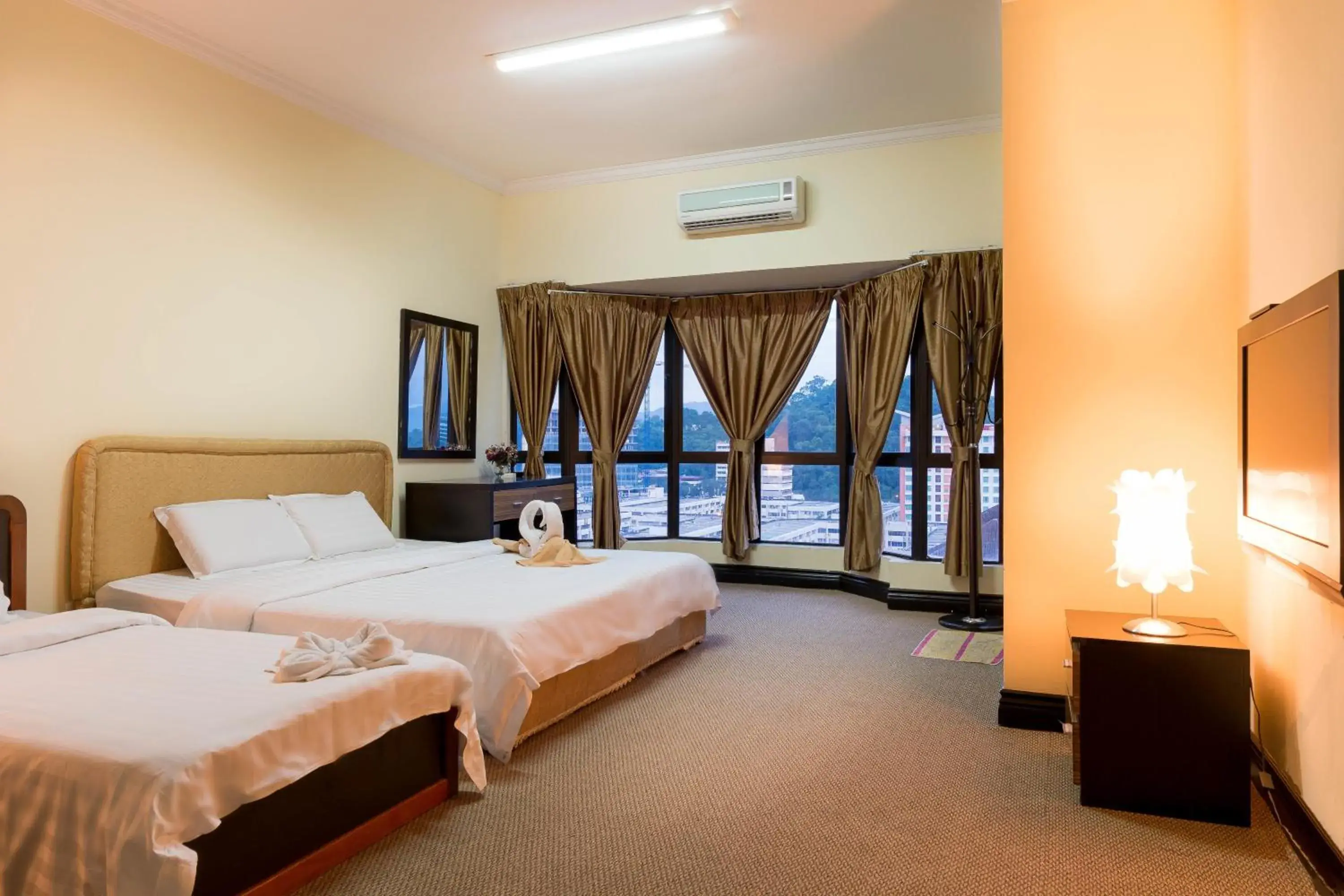 Bedroom, Bed in North Borneo Paradise@Marina Court